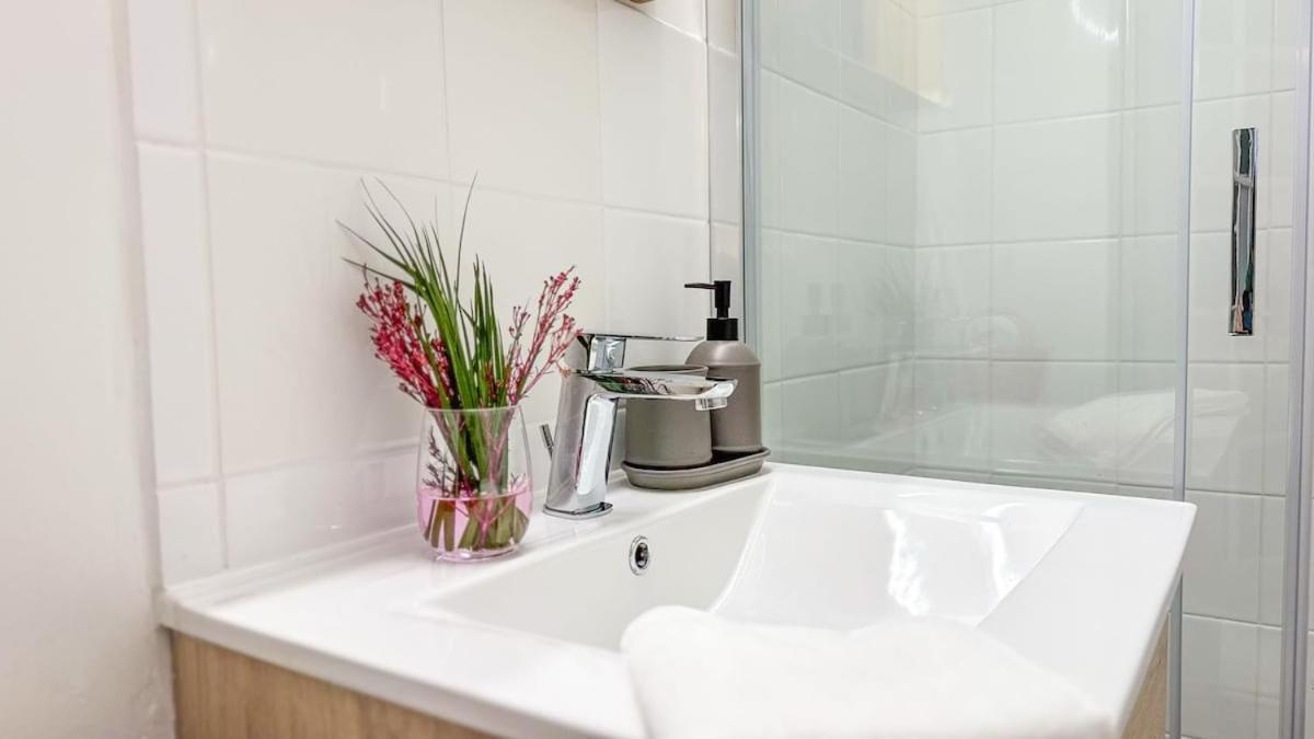 Cosy A Deux Pas Du Canal Apartment
