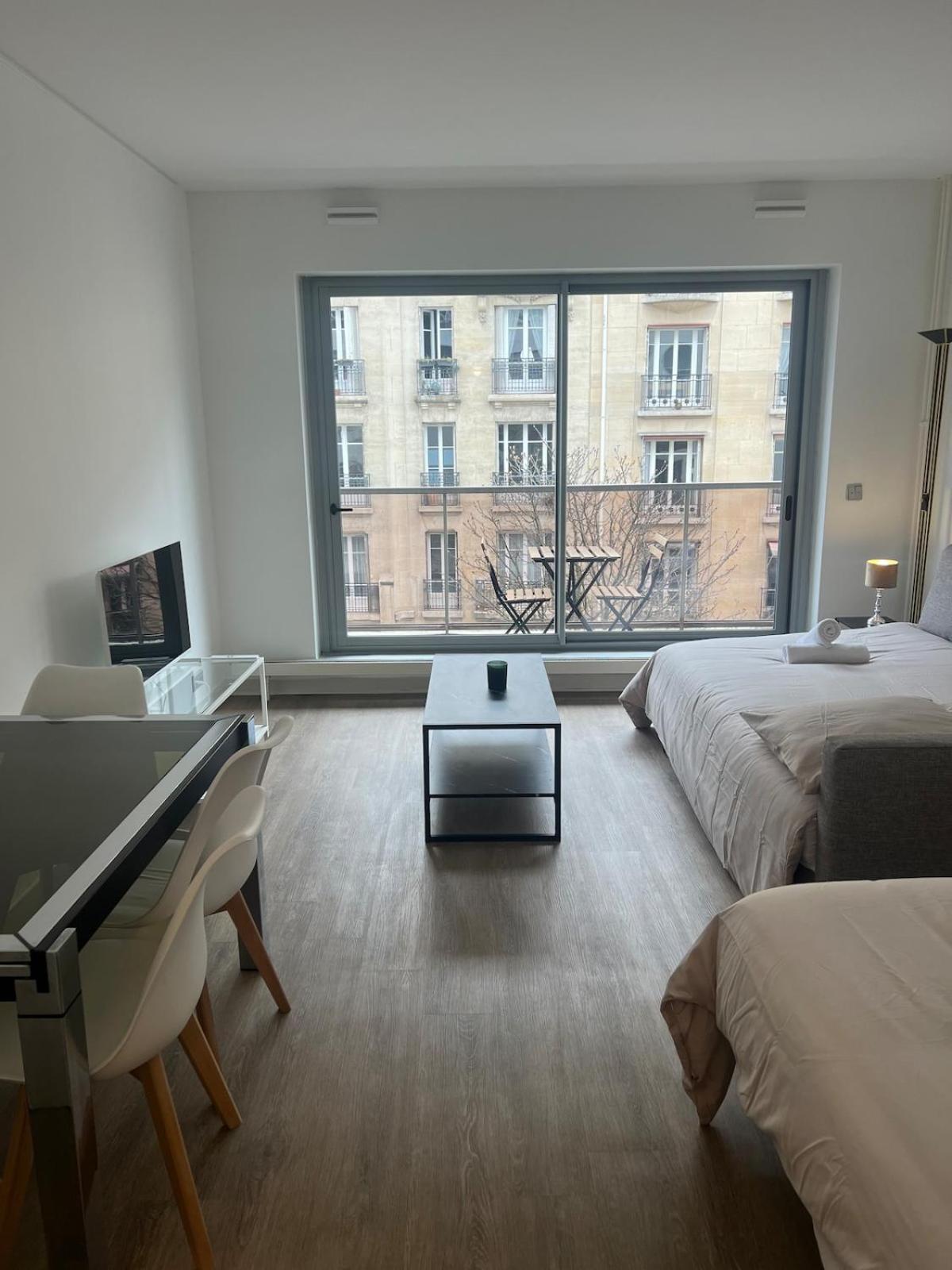 Apartment View Of Eiffel Tower 16th Arrondissement Trocadero With Terrasse Paris