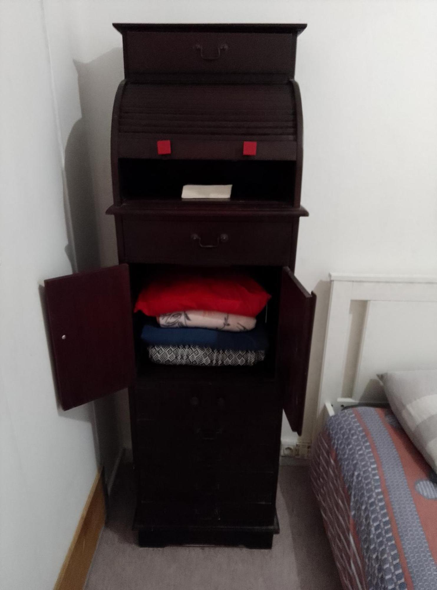 Guesthouse Familial Pour 2,3,4 Personnes De 44M2- Accessible Handic -Rez De Chaussee-Vues Sur Rue Et Patio Prive - Sejour, Chambre Separee-Cuisine,Salle De Bain,Lit Double Et Canape-Lit 2Pers-Entree De La Rue Berzelius-5 Minutes Du Metro Brochant-Lig *