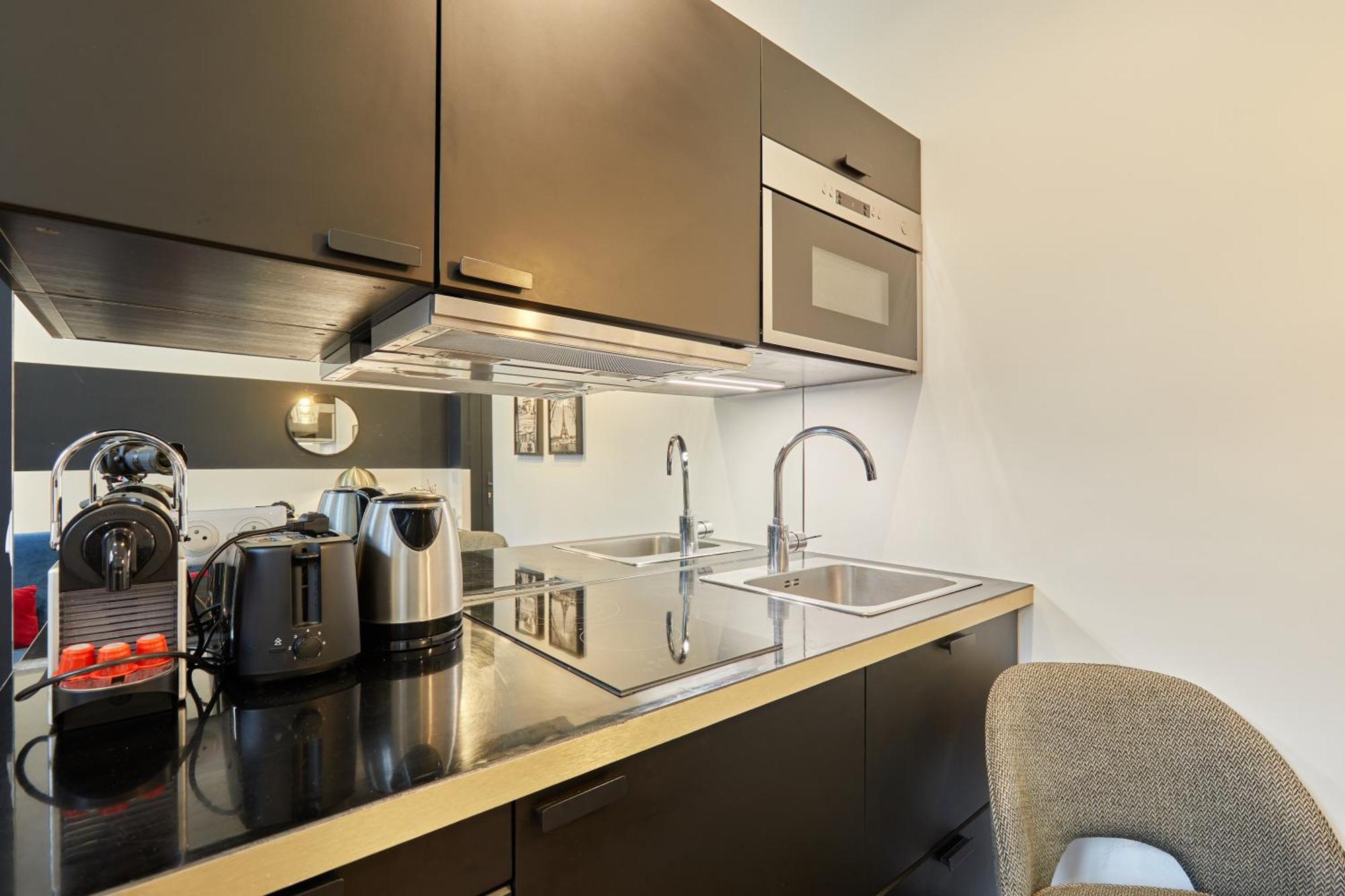 Rent A - Alma Apartment Paris