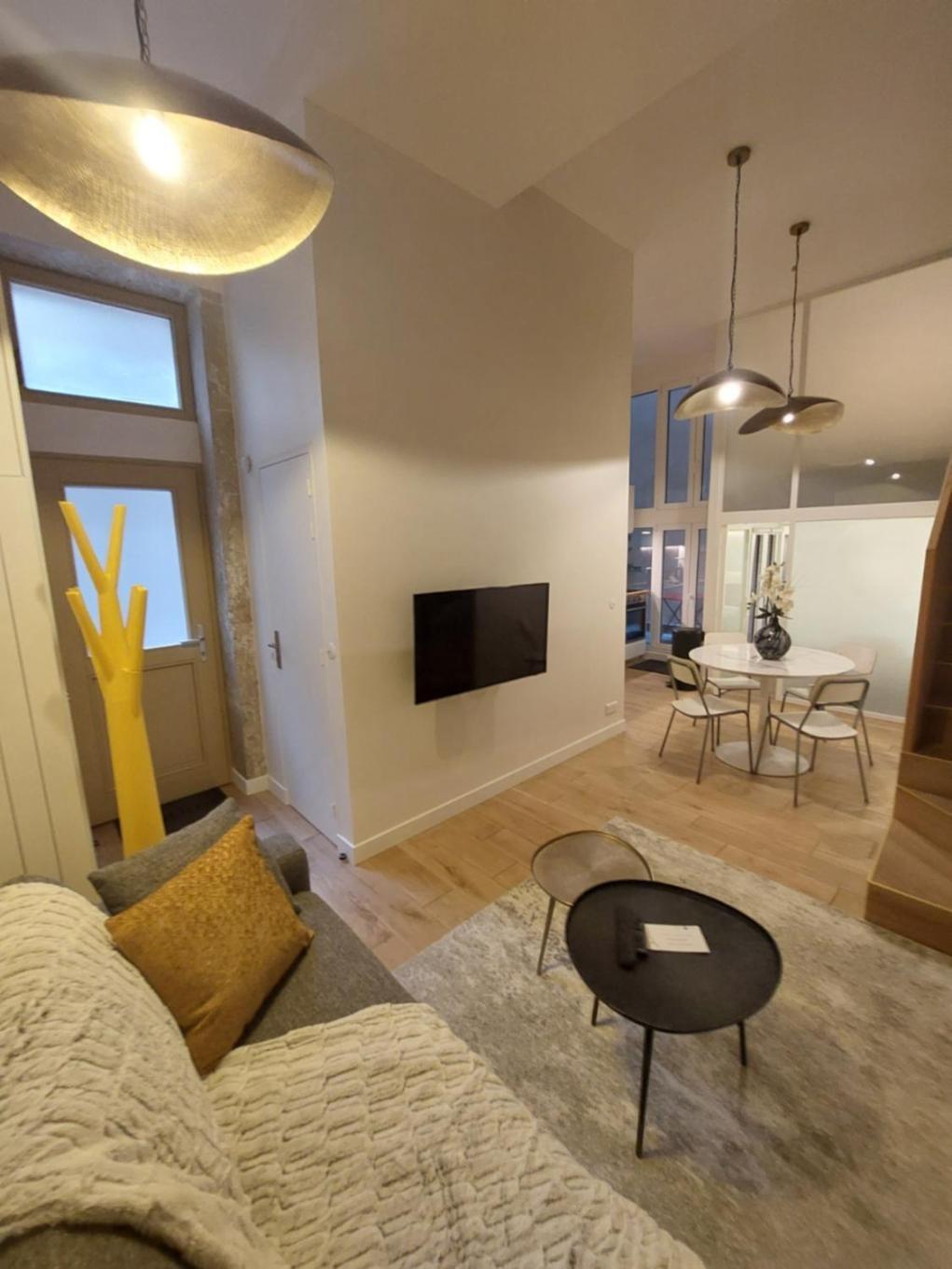 Apartment Centre - At