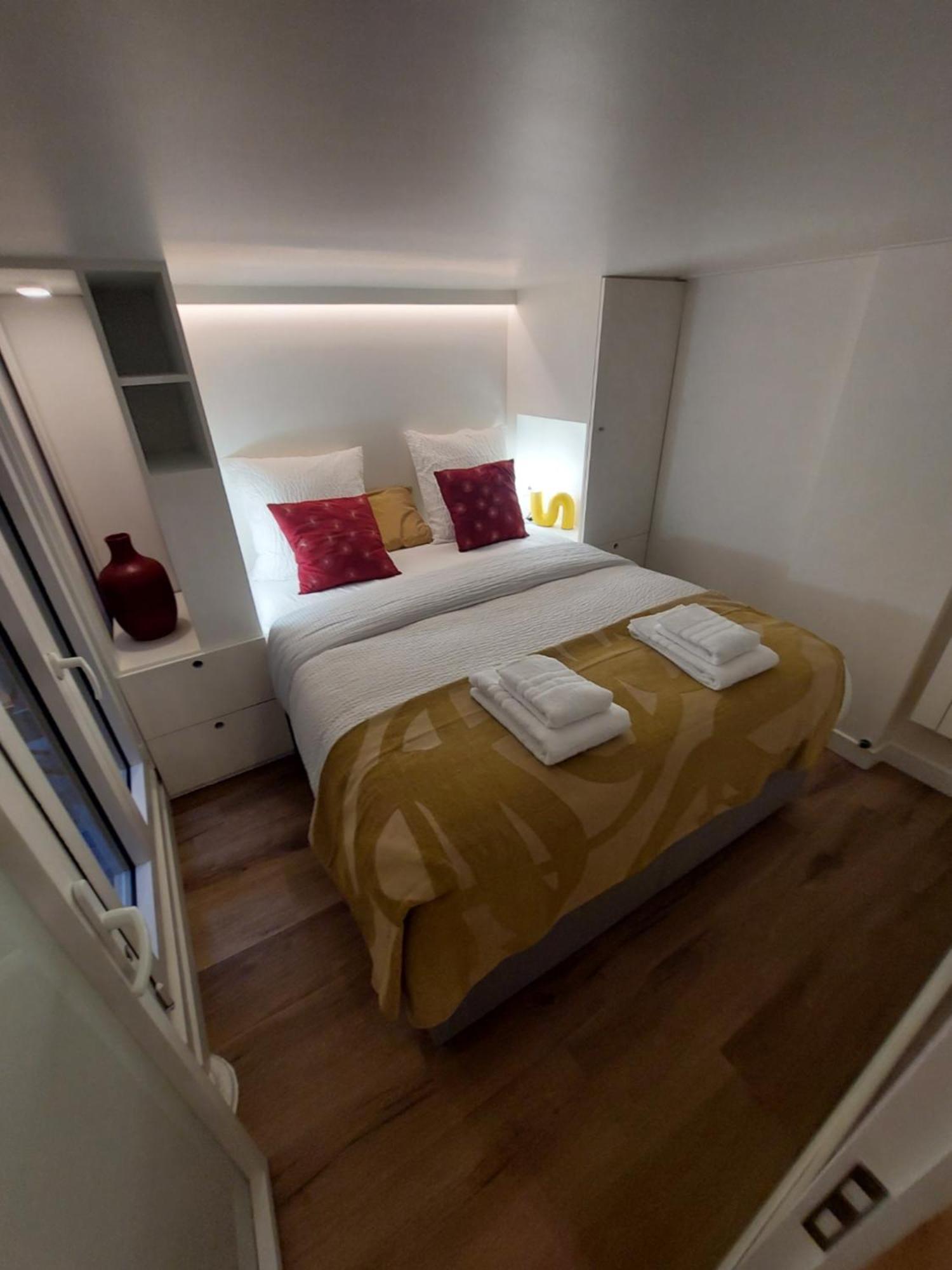 Centre - At Apartment