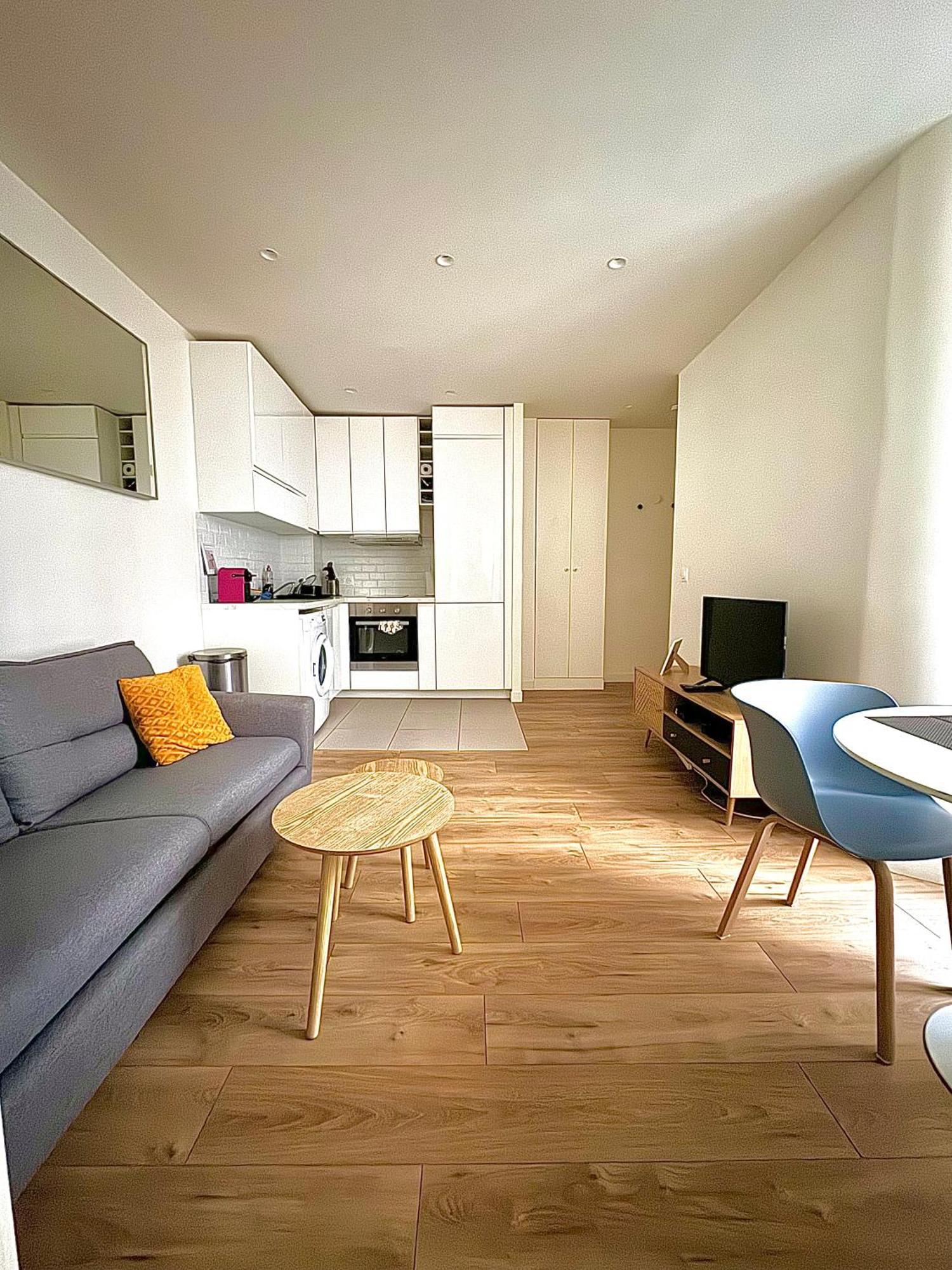 Apartment Modern & Paris