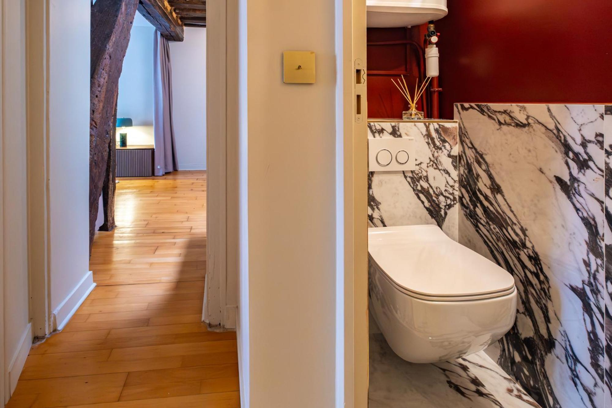Apartment De *