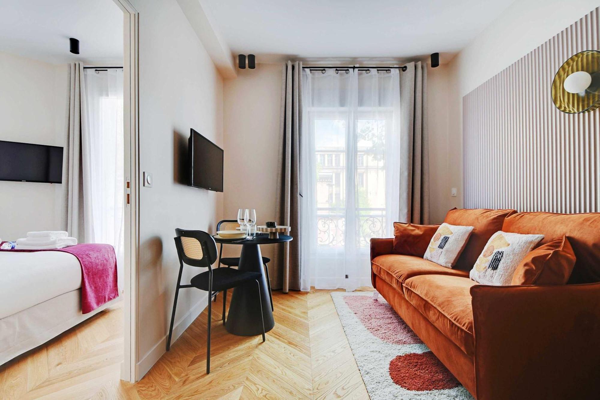 Cozy Entire Near The Eiffel Tower Apartment
