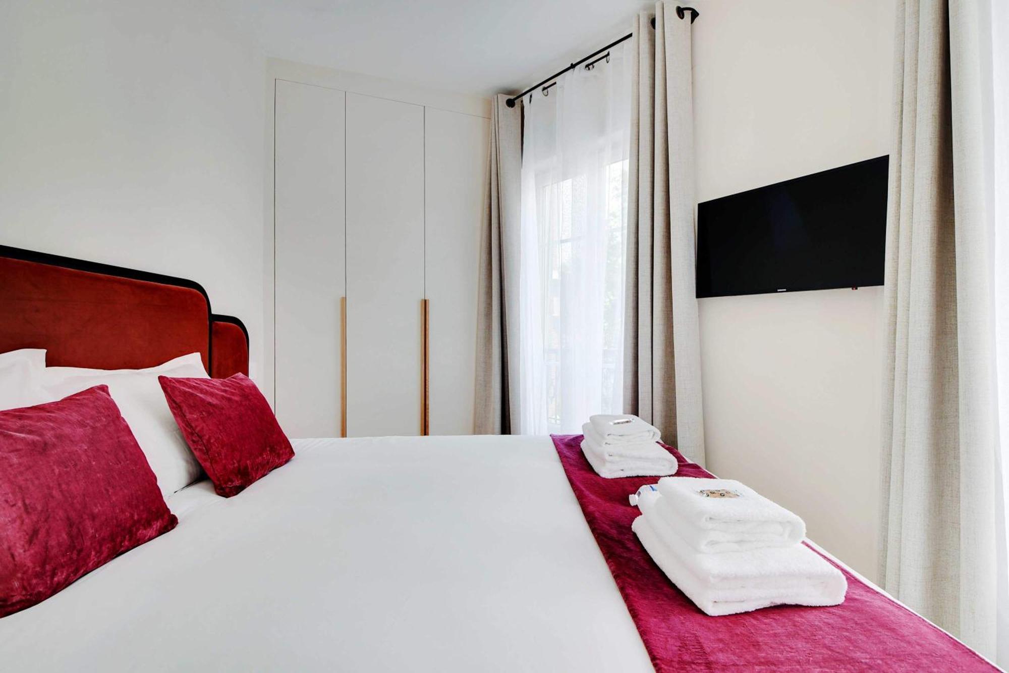 Cozy Entire Near The Eiffel Tower Apartment