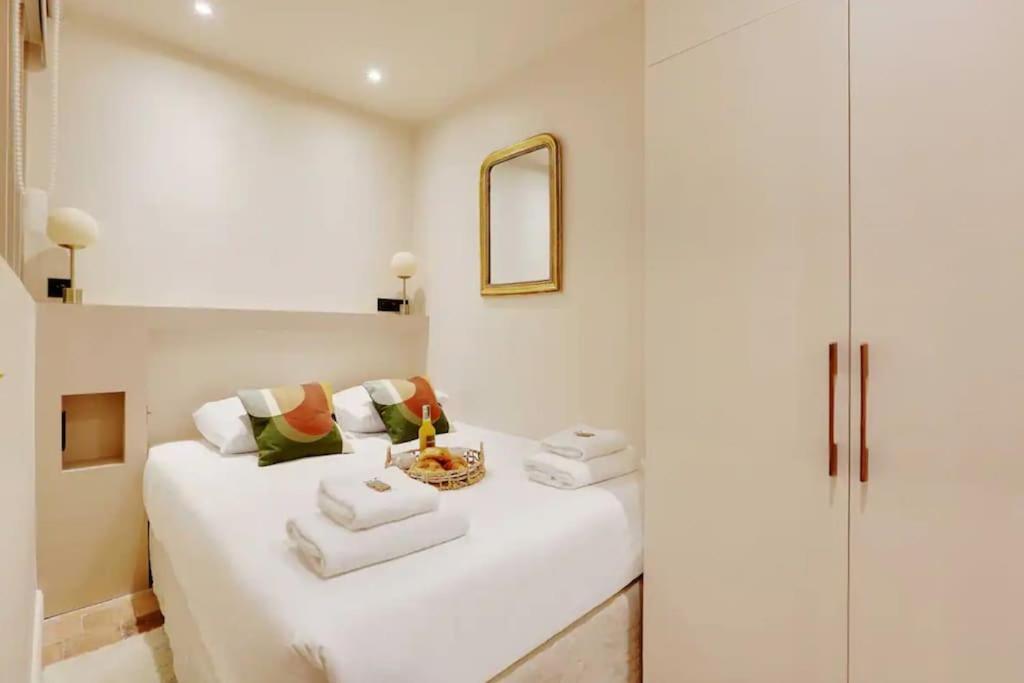 Apartment J Wonderful Flat In Le Marais Paris