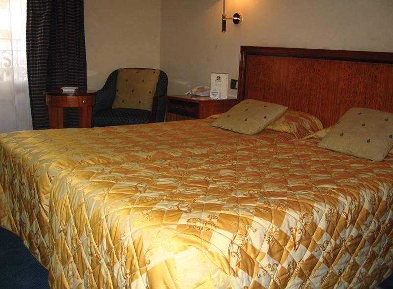 Derby Alma 4*