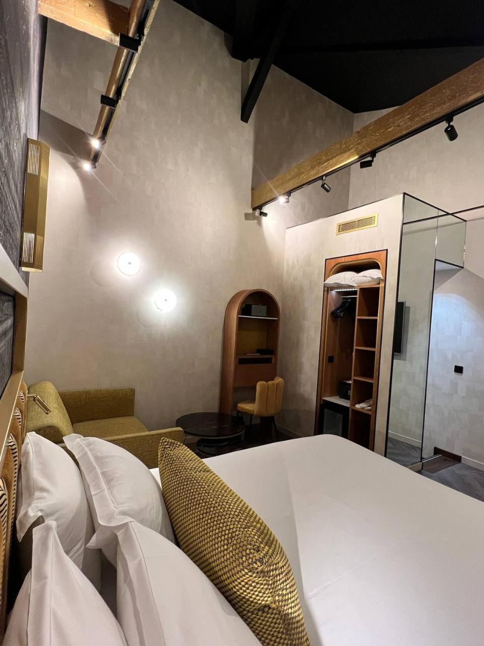 Du Cadran Hotel 4*