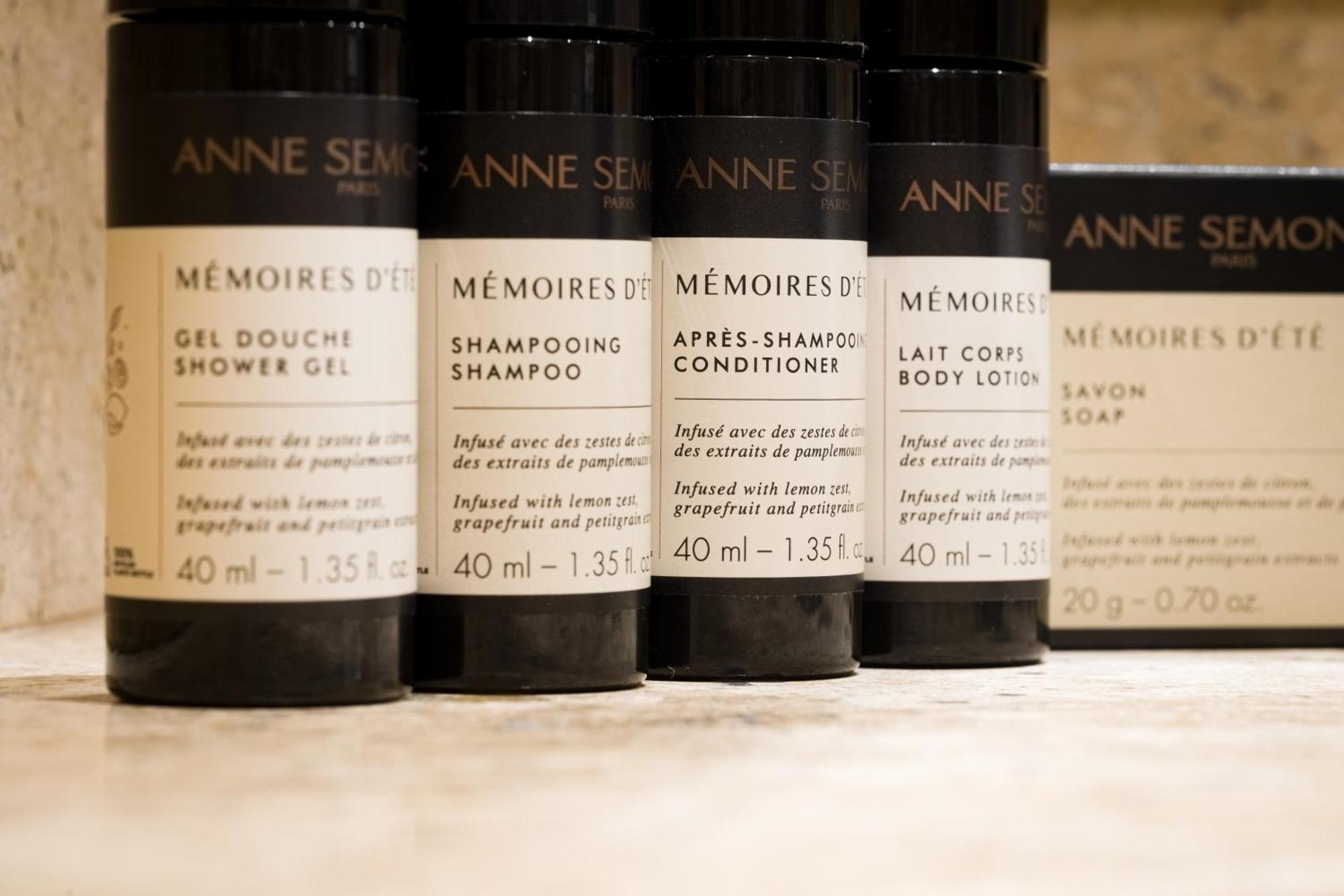 B Montmartre Hotel