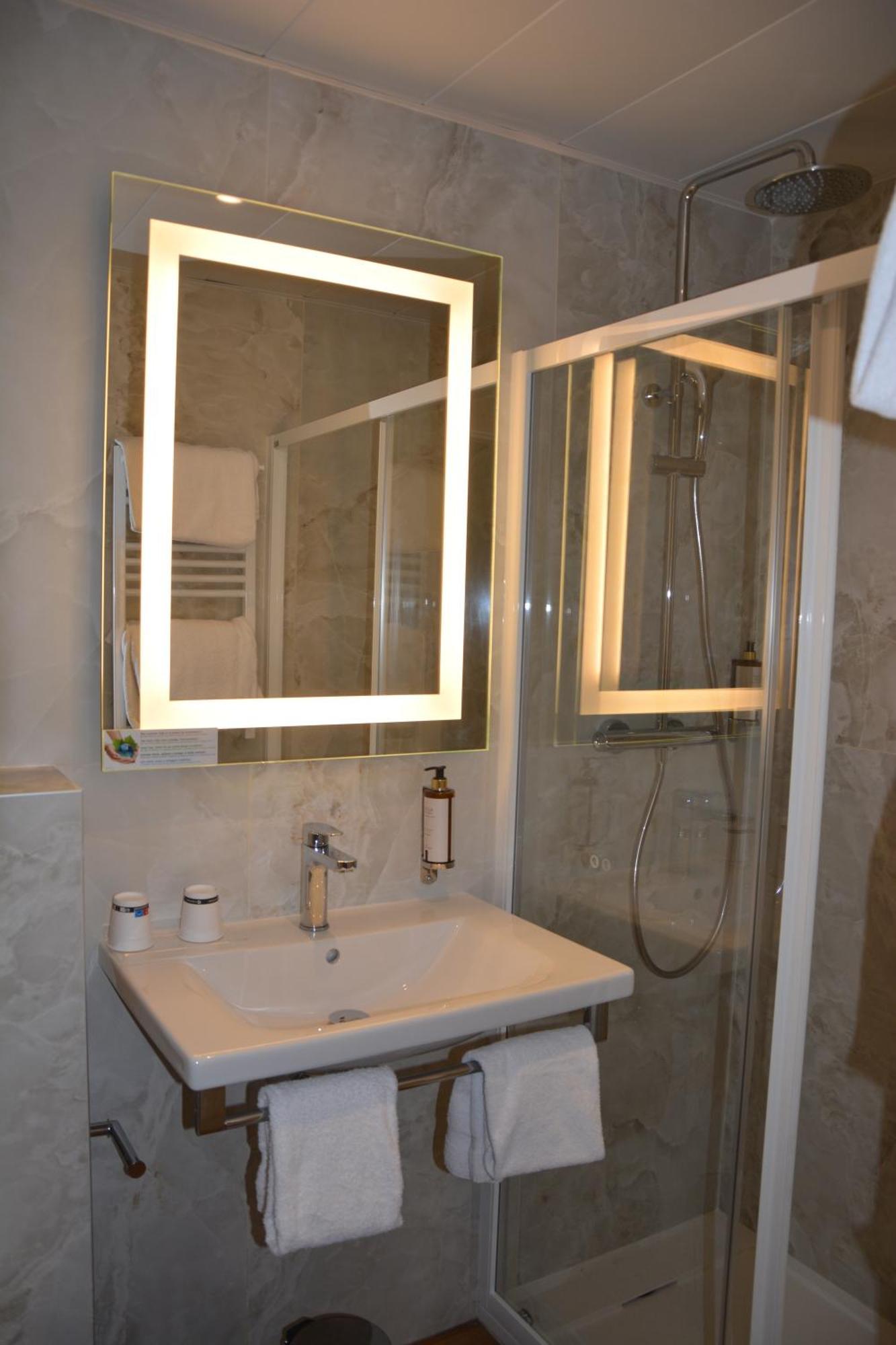 Montcalm 3* Paris