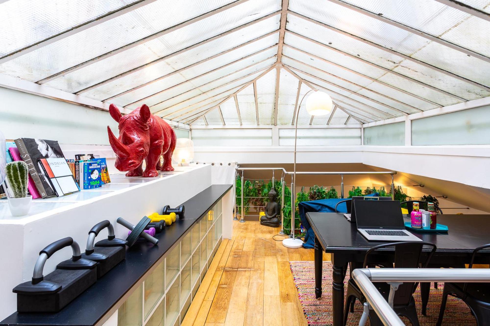 Appartement Loft Familial Au Coeur De Avec Clim, Arcade Et Baby-foot Proche Republique Et Canal St Martin