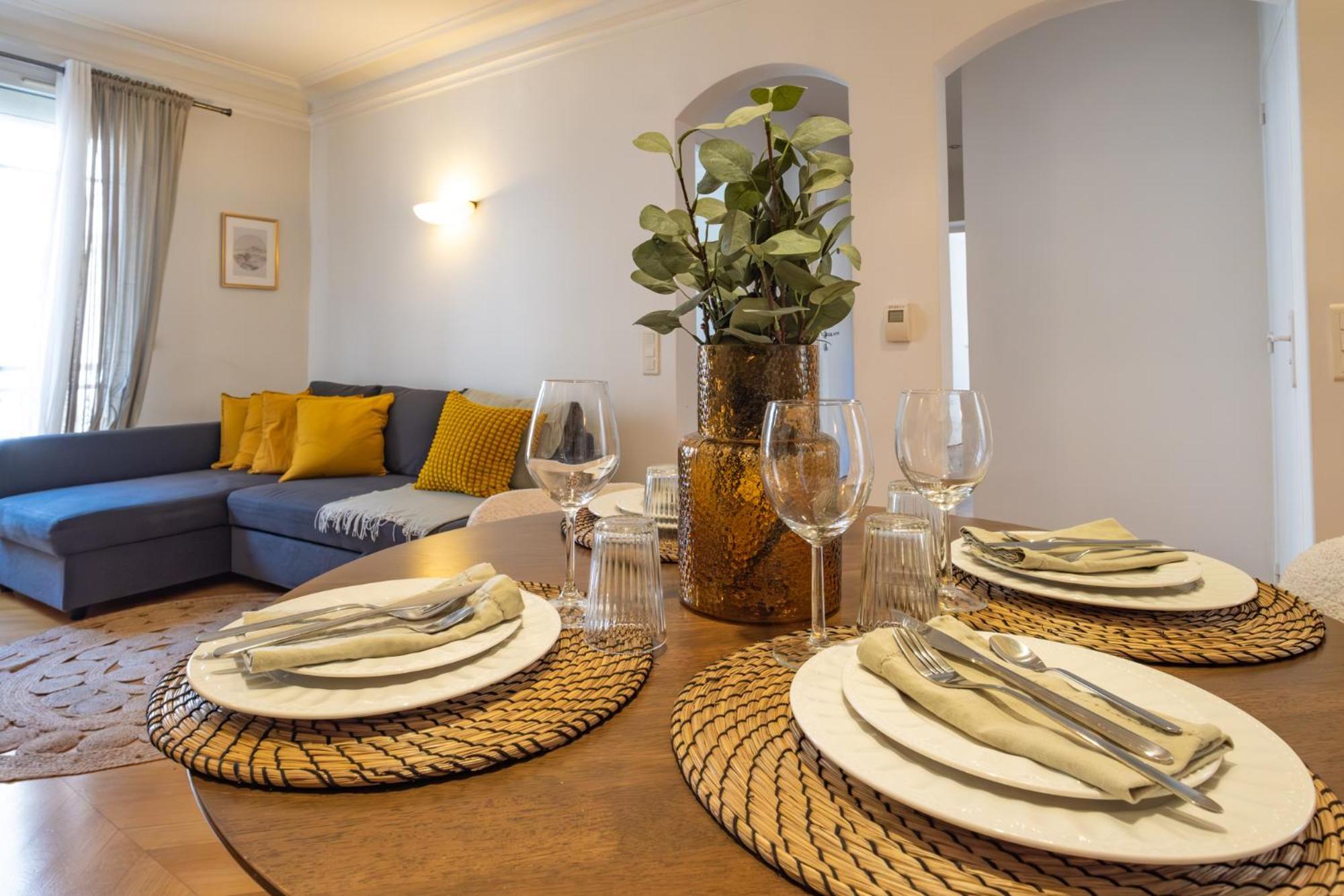 Spacious For 6 People Apartment *