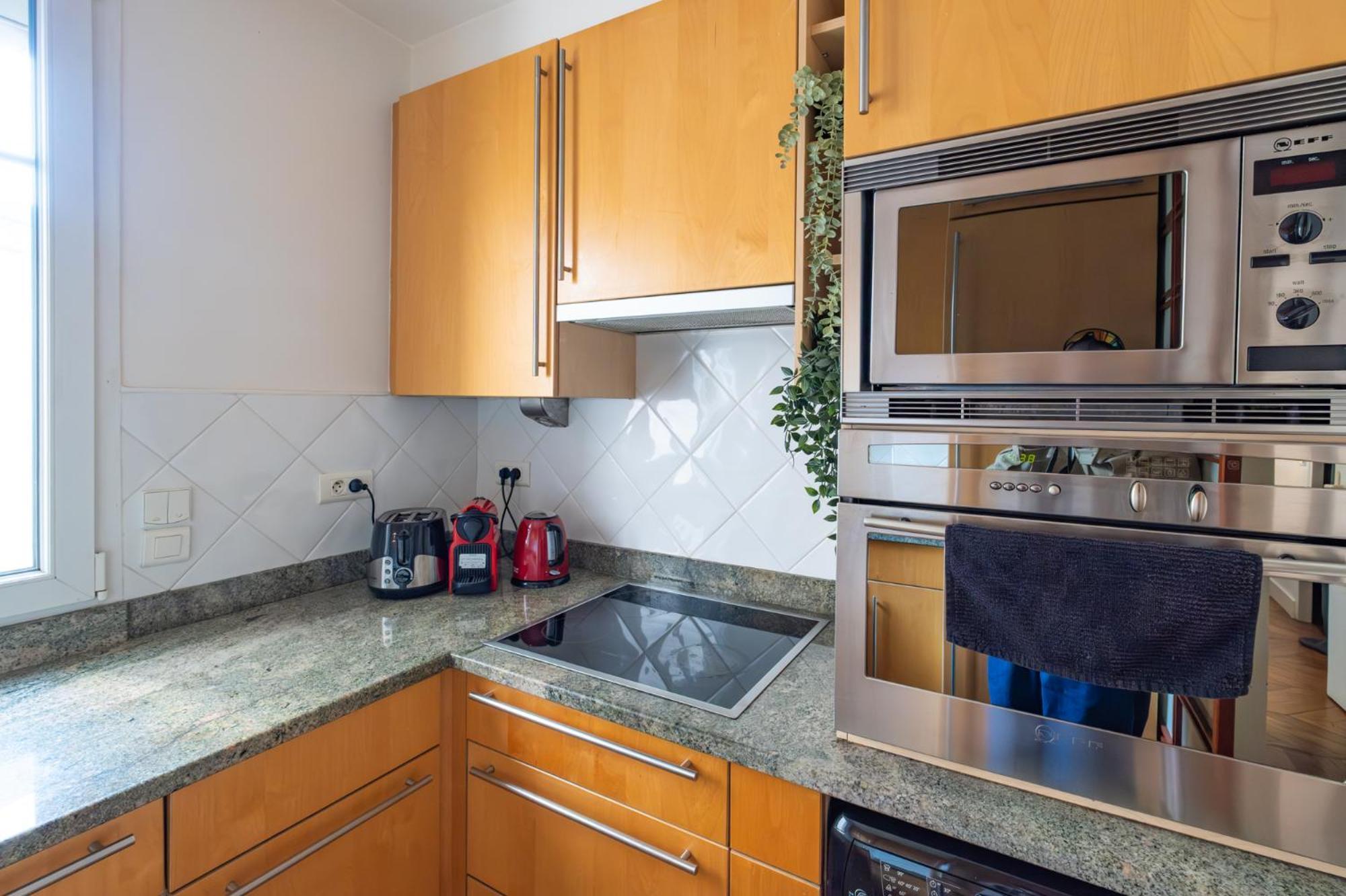 Apartment Spacious For 6 People *