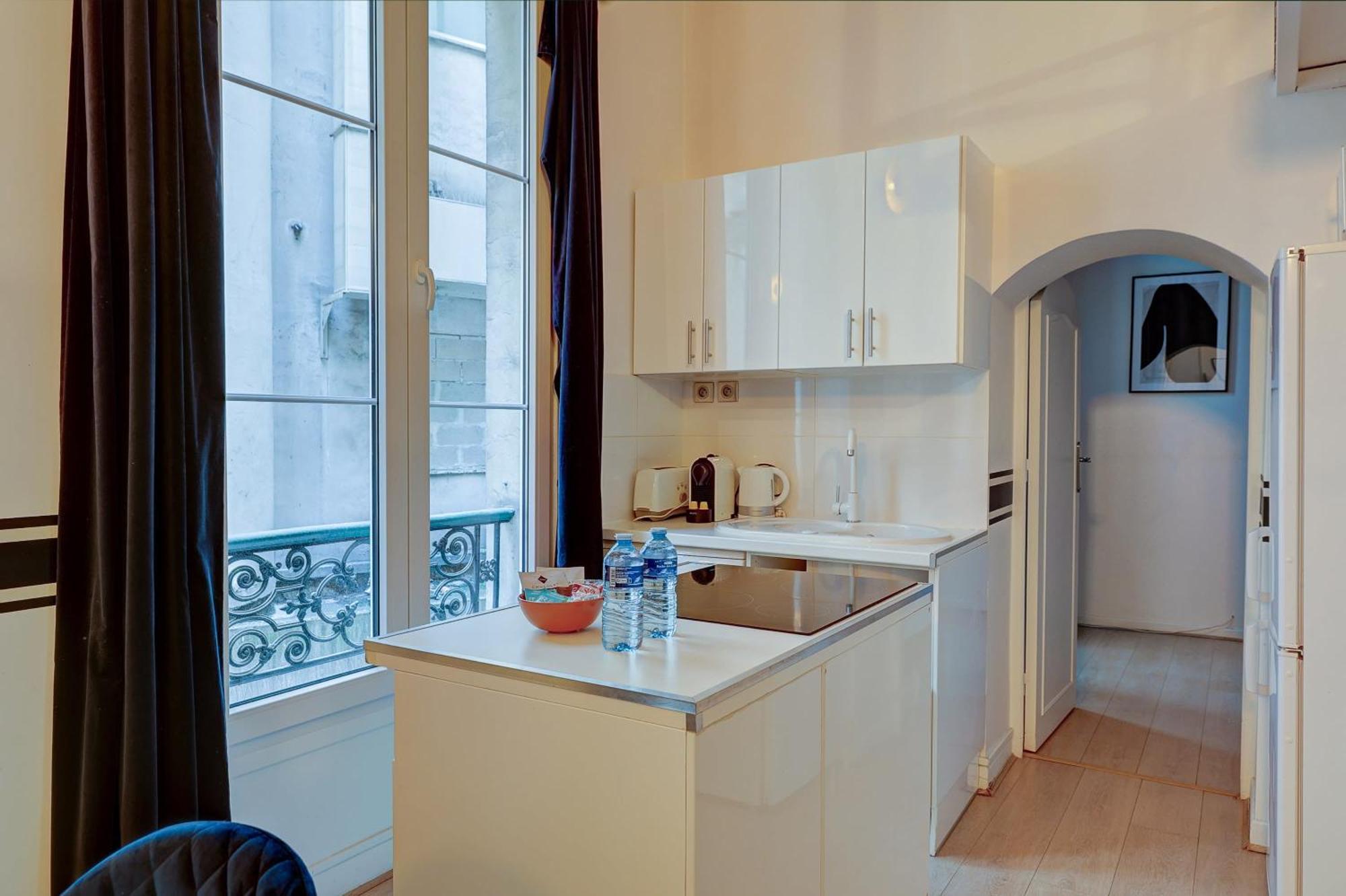 Apartment Luxueux Au Coeur Des Champs-elysees Paris