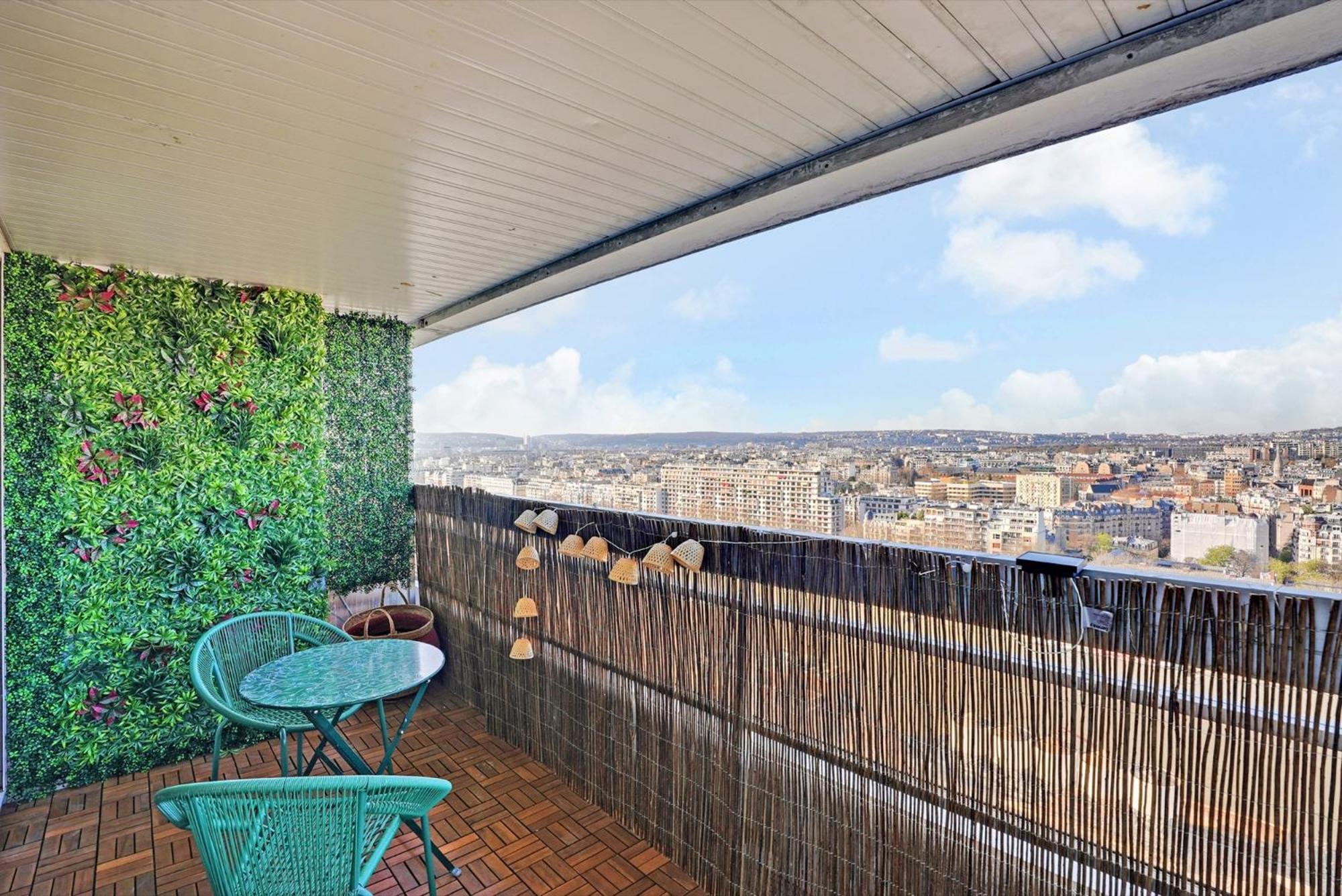 Refait A Neuf Avec Balcon Et Vue Sur La Seine - Bail Mobilite *