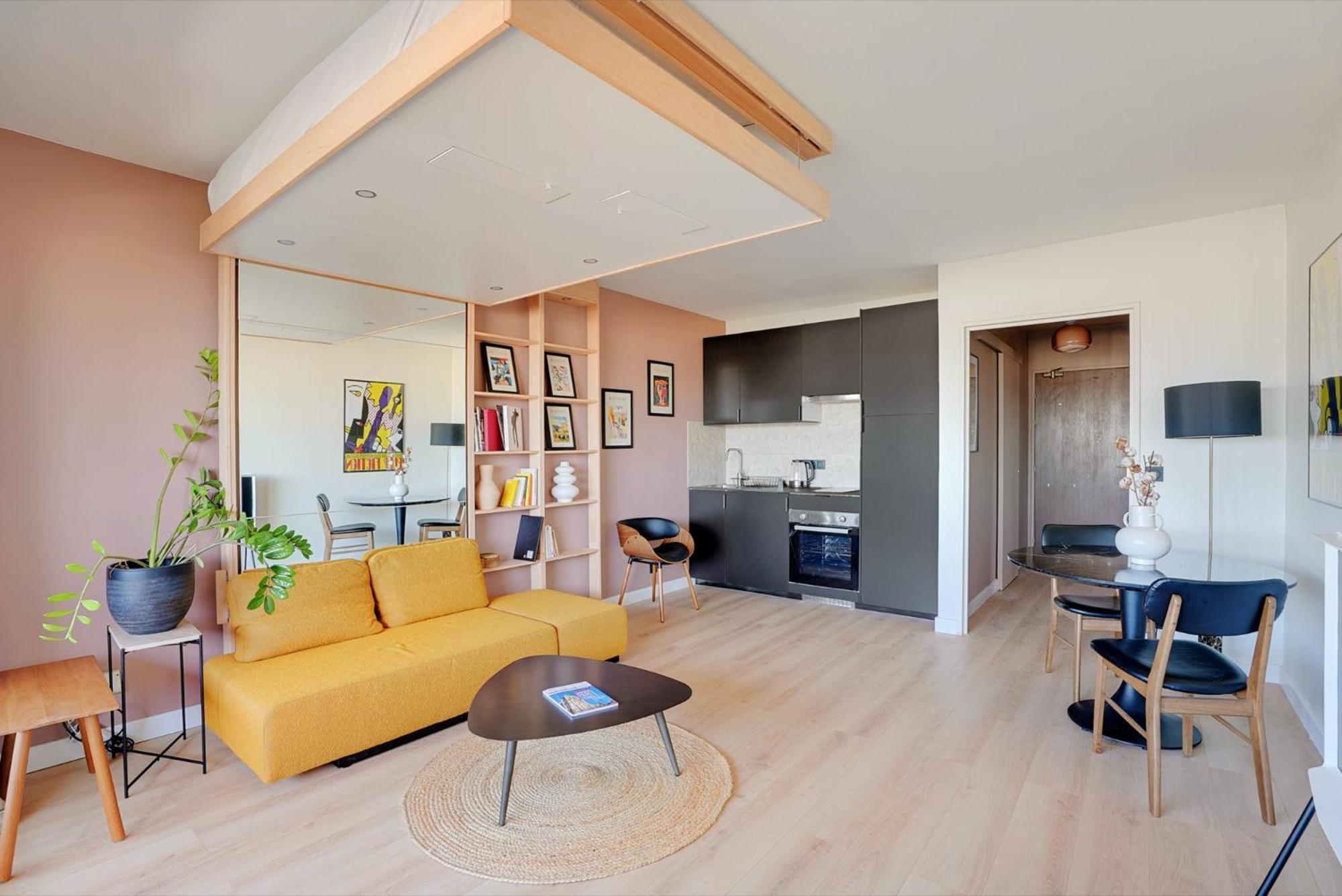 Refait A Neuf Avec Balcon Et Vue Sur La Seine - Bail Mobilite Apartment
