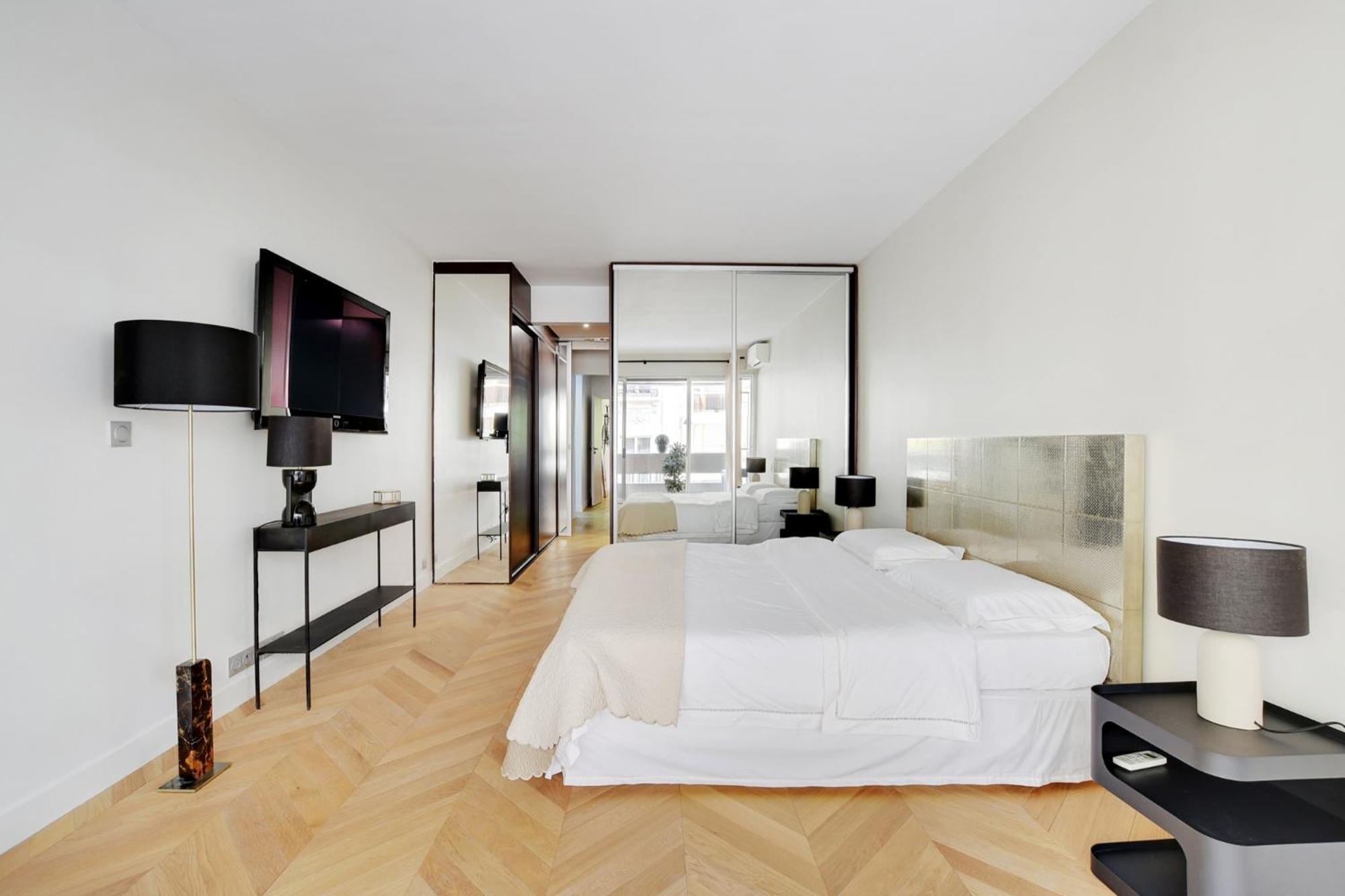 Magnifique 140 M2 Avec Terrasse - Bail Mobilite