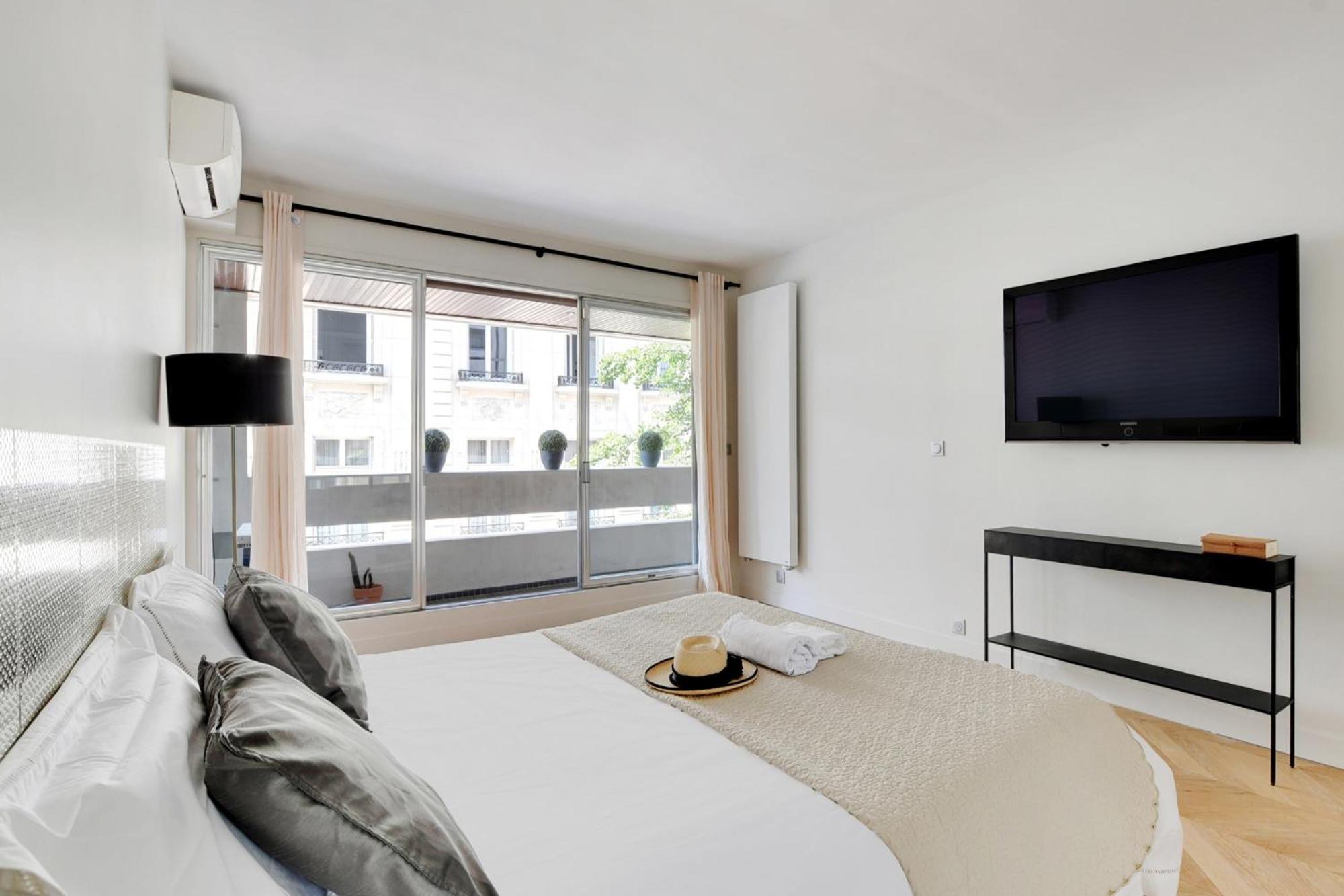 Apartment Magnifique 140 M2 Avec Terrasse - Bail Mobilite