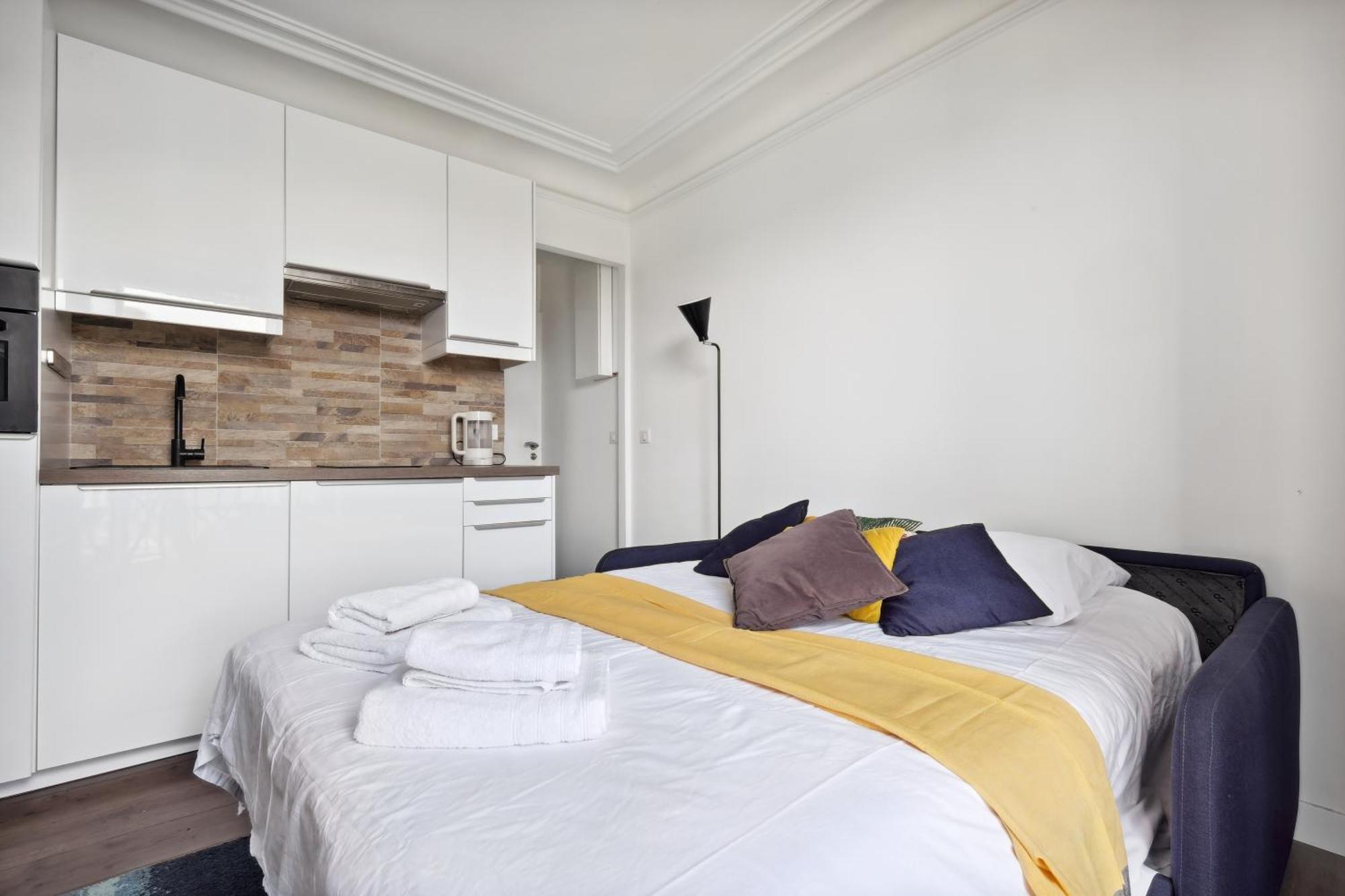 Amazing View In Heart Of Apartment *