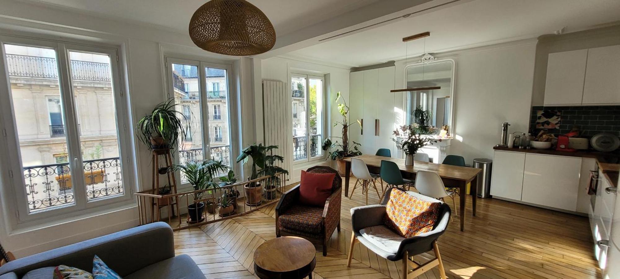 Between Montmartre And The Saint-martin Canal Apartment