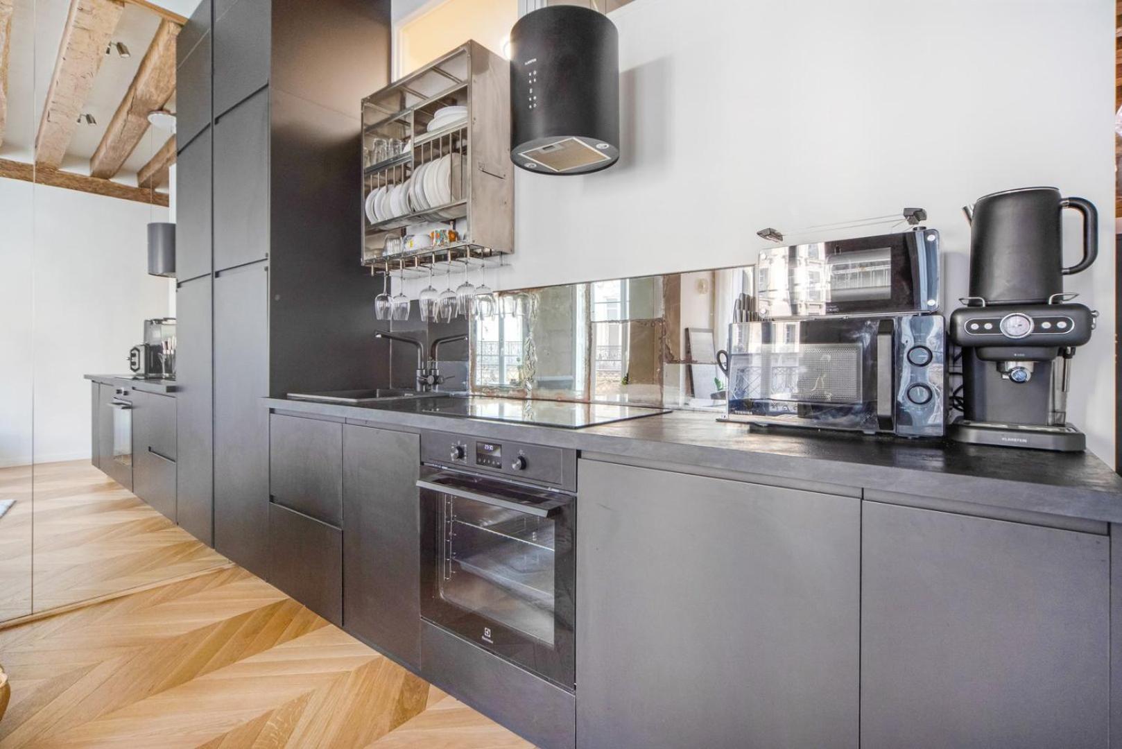 Marais Heart Apartment