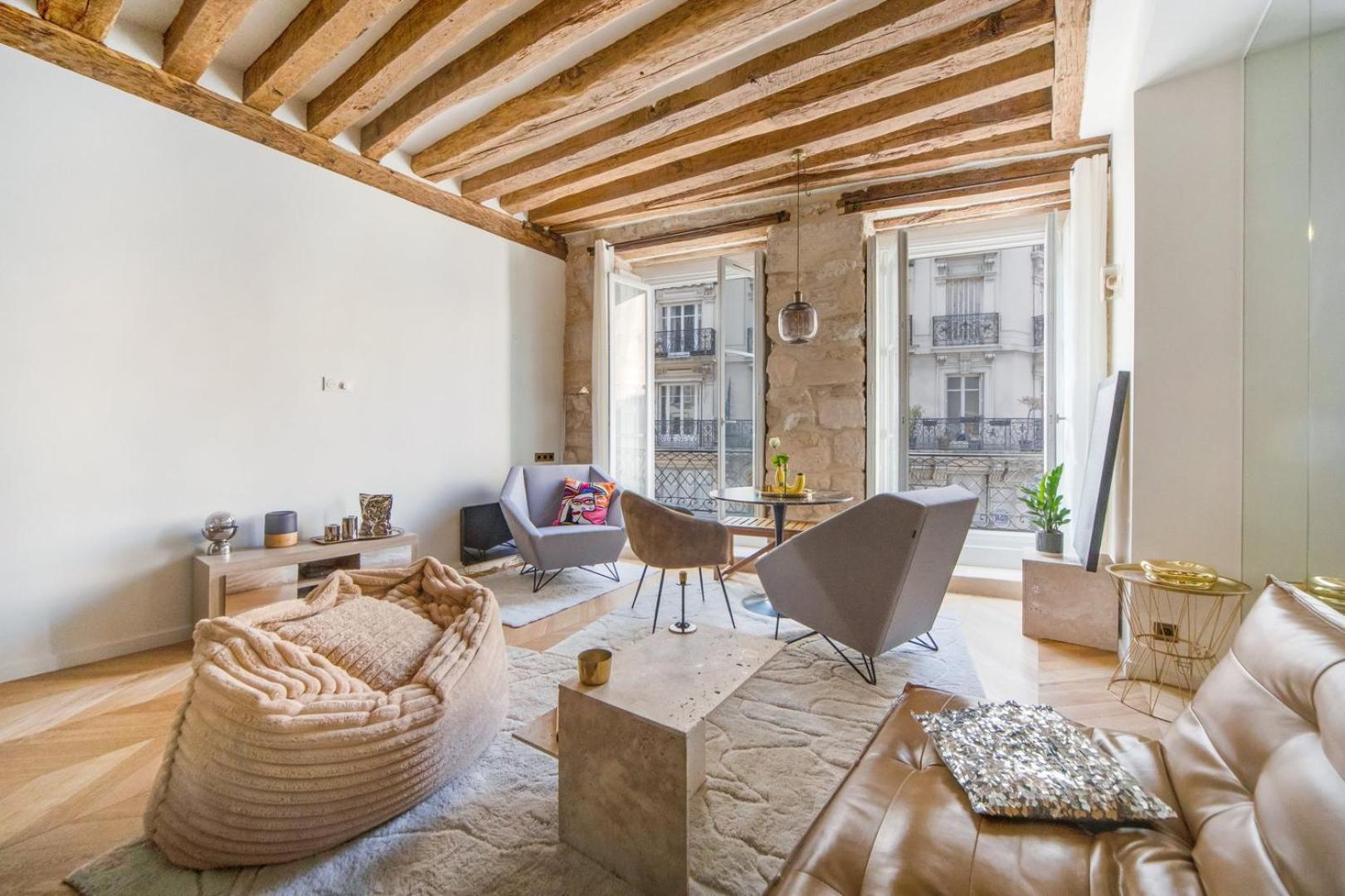 Marais Heart Apartment