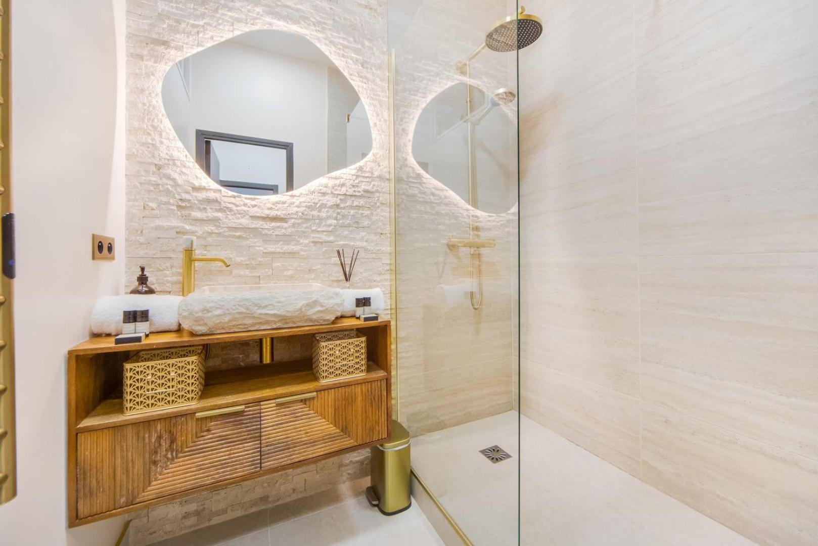 Marais Heart Apartment