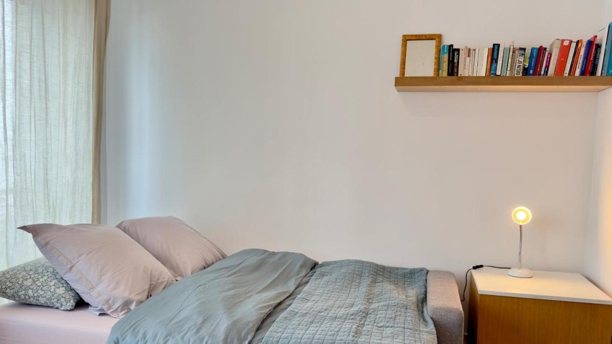 Apartment Au Coeur De Montmartre, Vivez Comme Un Local, Au Calme, Quartier Vivant, A Pied! Paris