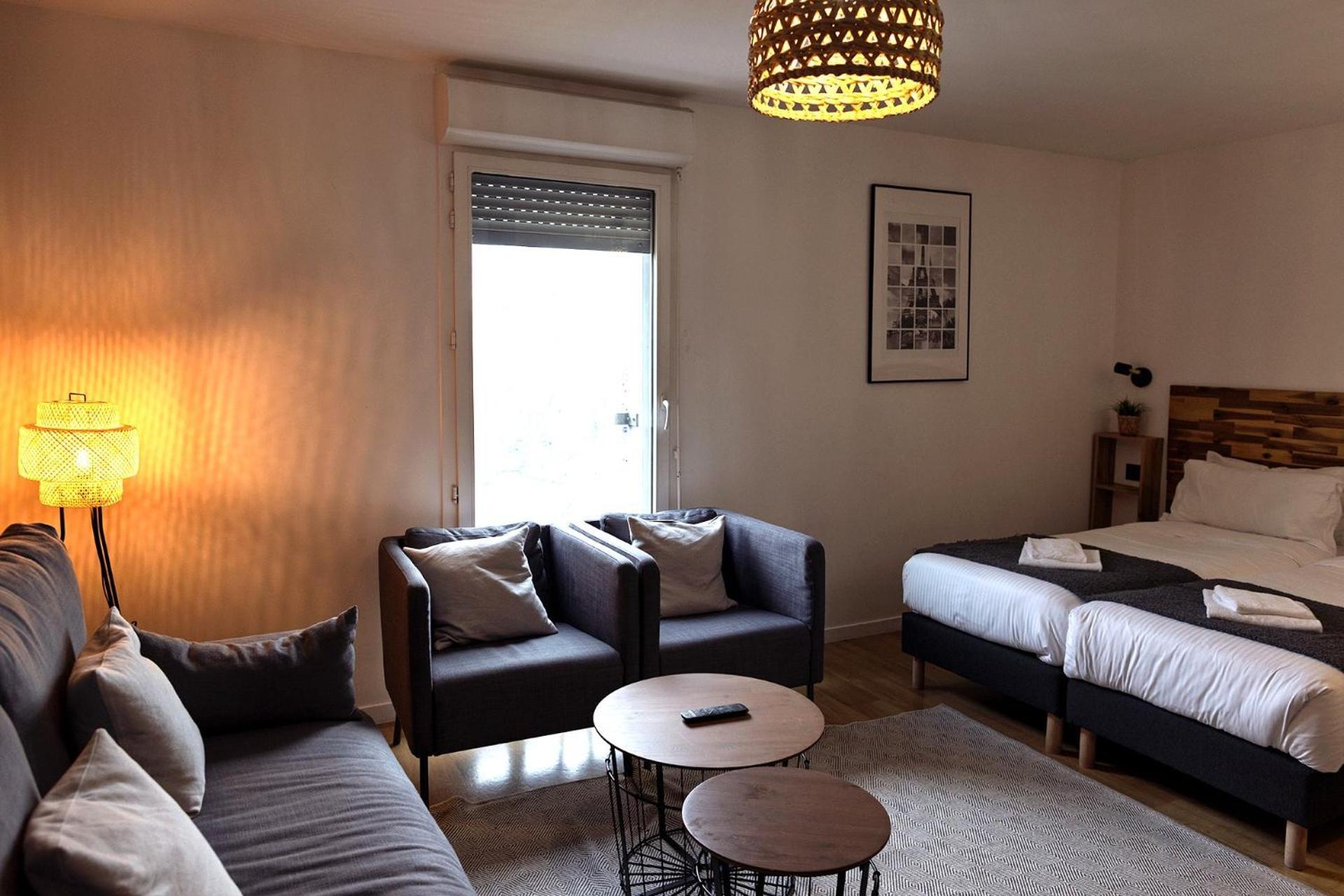In 13 Hotel Paris
