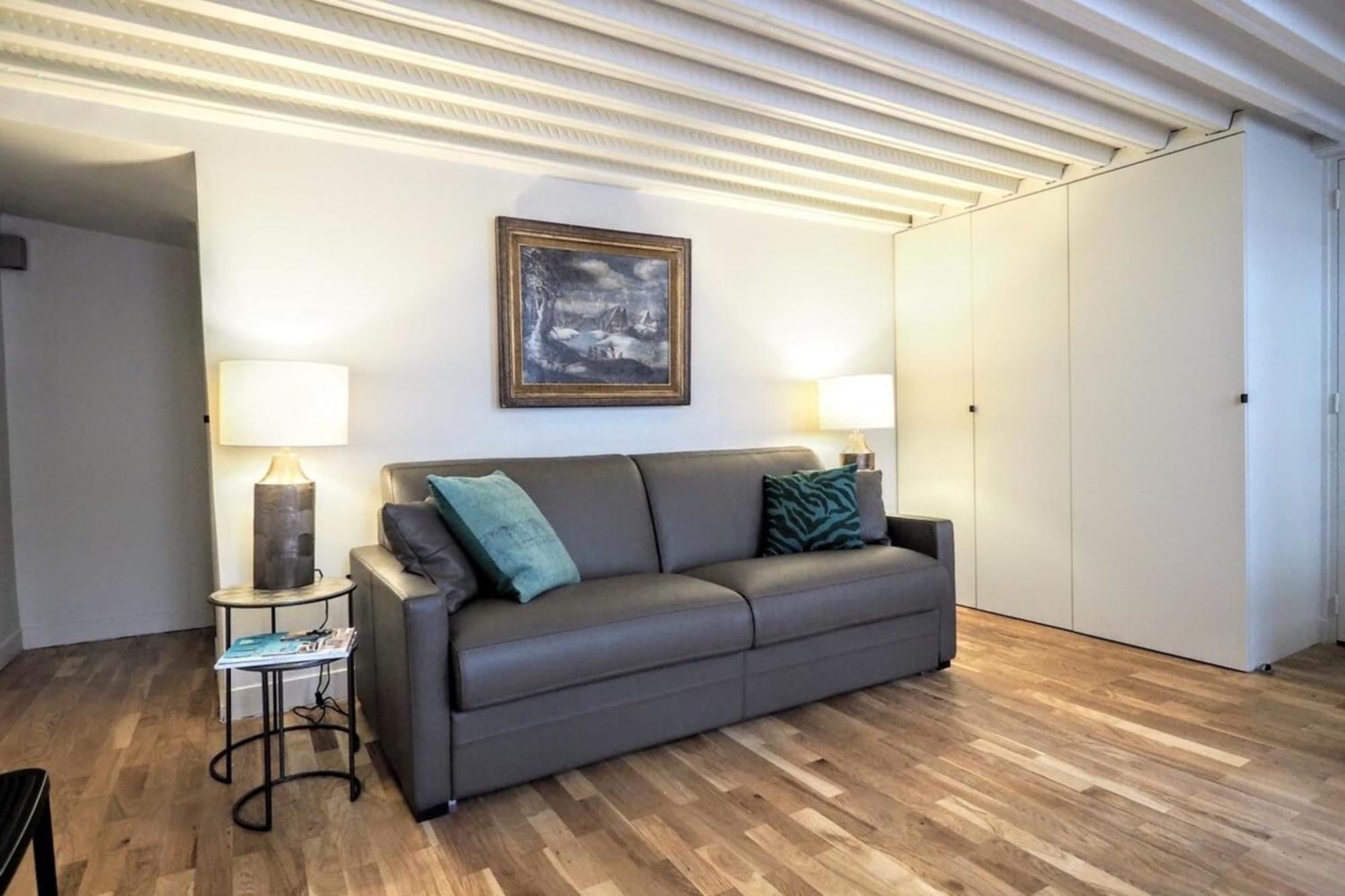 Moliere Chicsuites * Paris