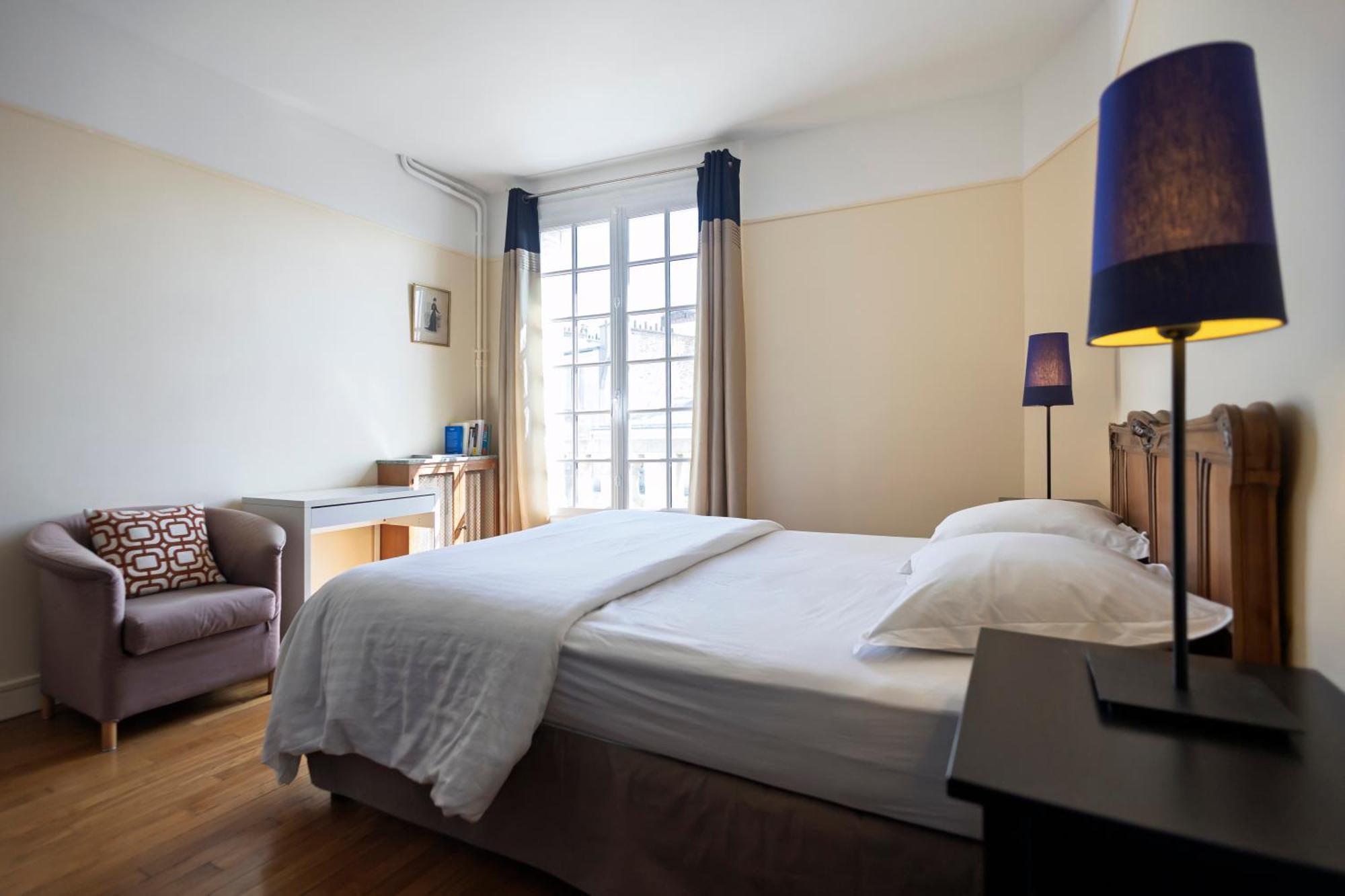 Lovely & Quiet A Montmartre Apartment *