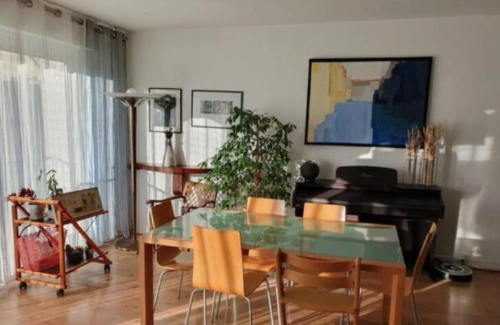 Large 100 M2 In 14th Arrondissement Paris