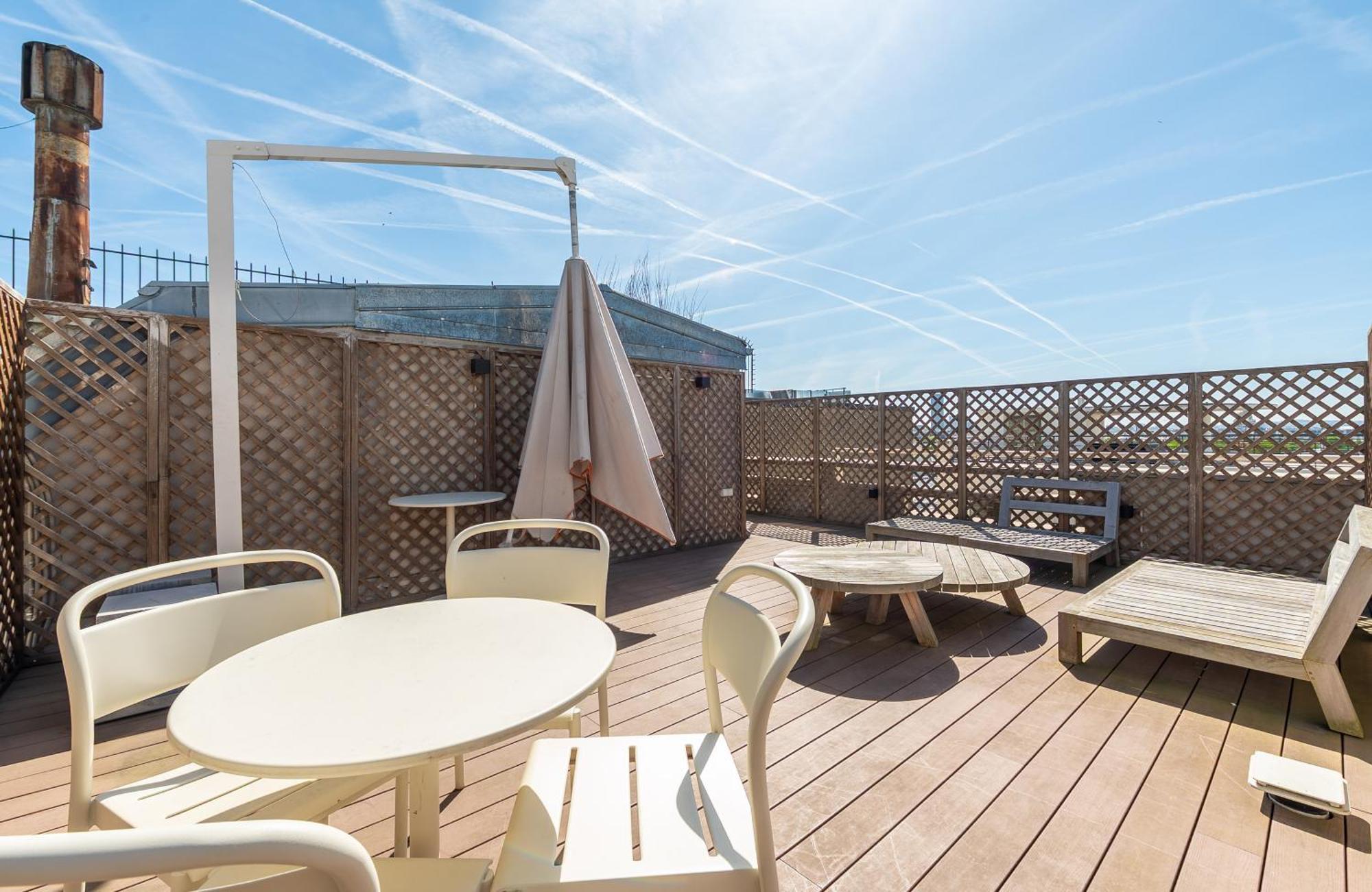 Apartment Lease Mobility L Champs-elysee & Eiffel View L Triplex 2br & Rooftop Paris