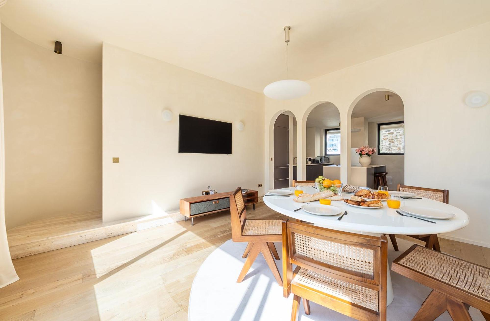 Lease Mobility L Champs-elysee & Eiffel View L Triplex 2br & Rooftop *