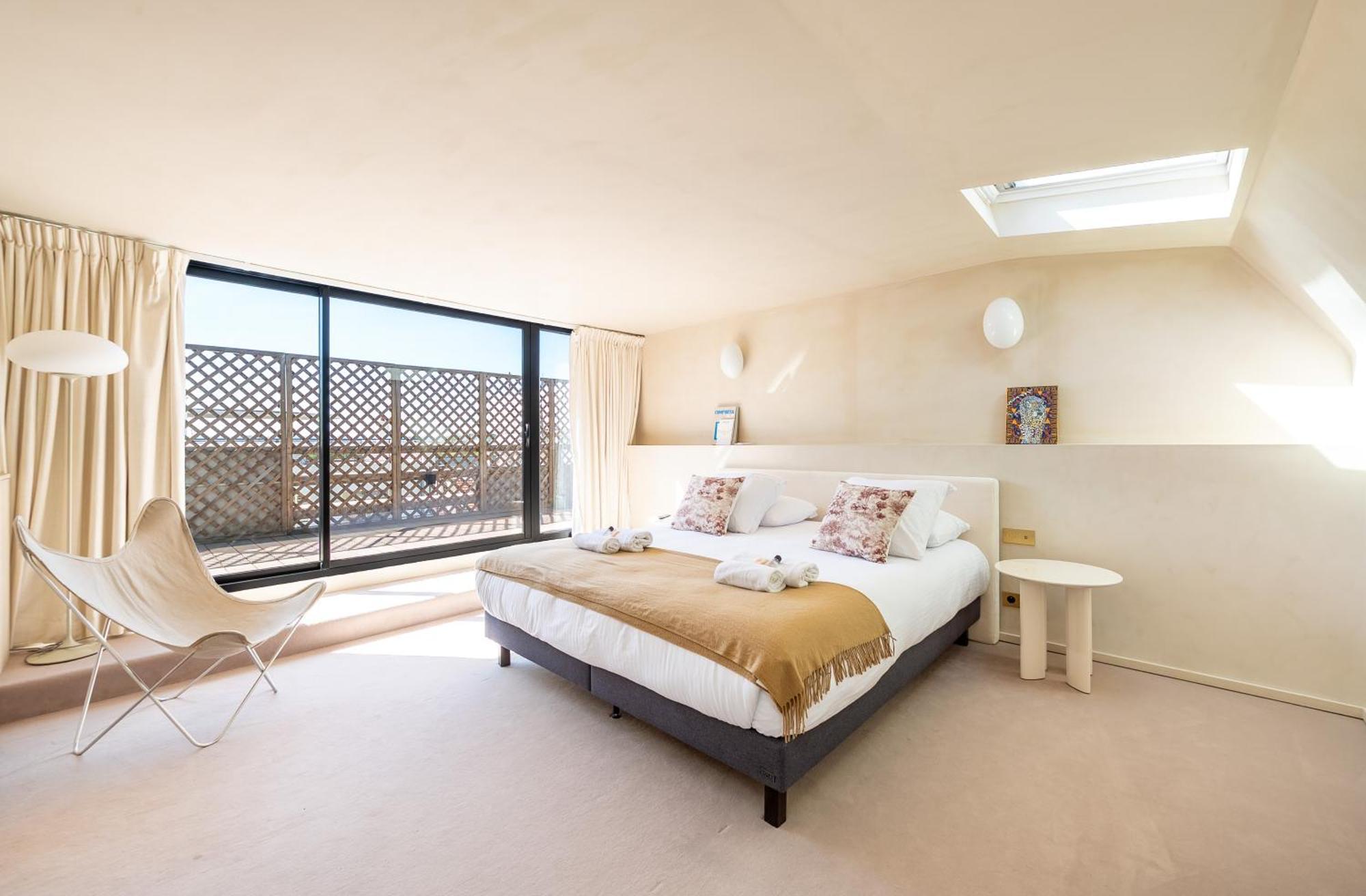 Lease Mobility L Champs-elysee & Eiffel View L Triplex 2br & Rooftop * Paris