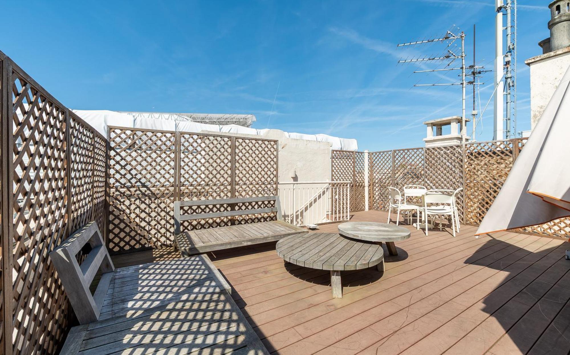 Lease Mobility L Champs-elysee & Eiffel View L Triplex 2br & Rooftop * Paris