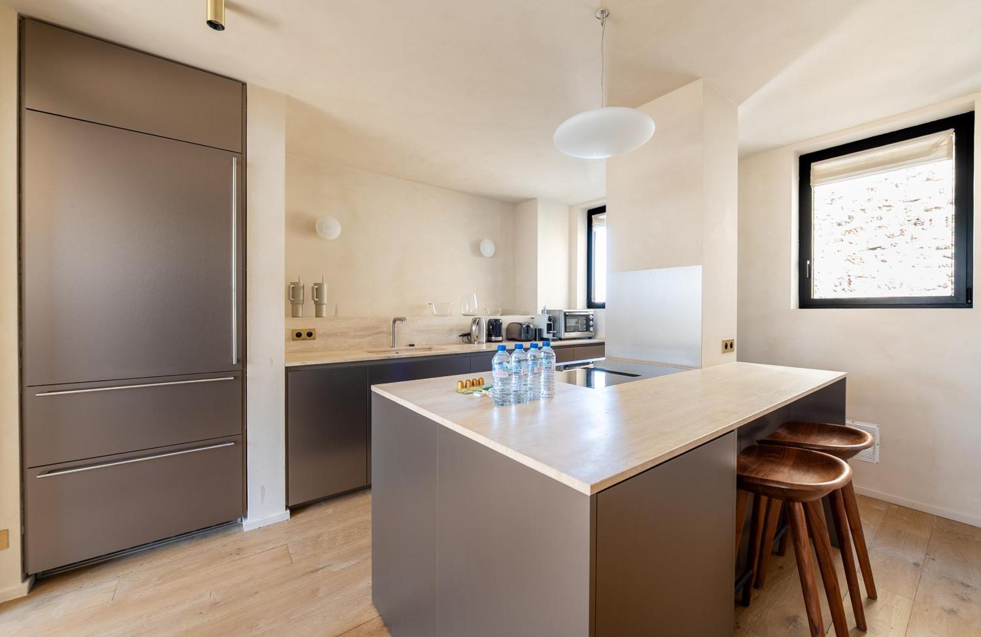 Lease Mobility L Champs-elysee & Eiffel View L Triplex 2br & Rooftop