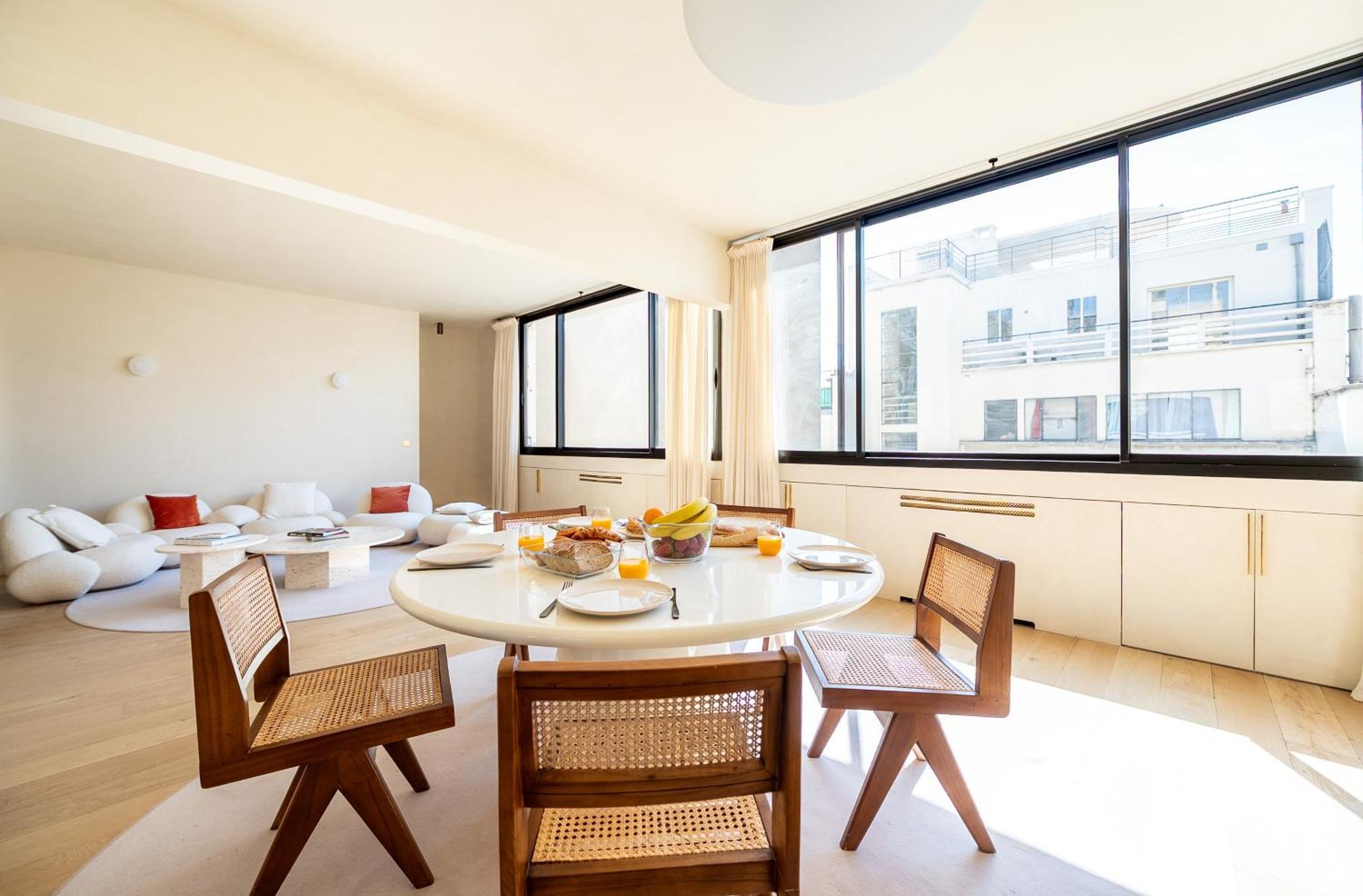 Lease Mobility L Champs-elysee & Eiffel View L Triplex 2br & Rooftop *