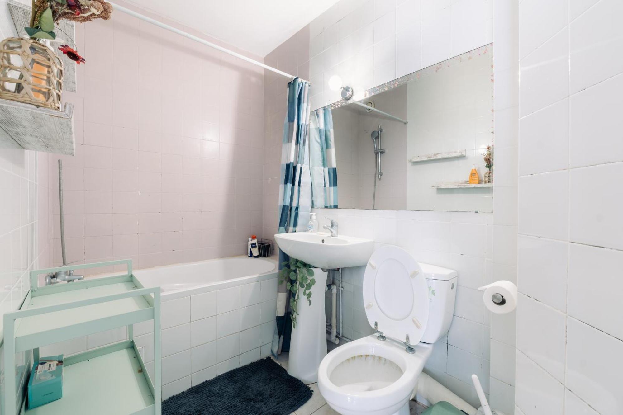 Pied-a-terre In 19 * Paris