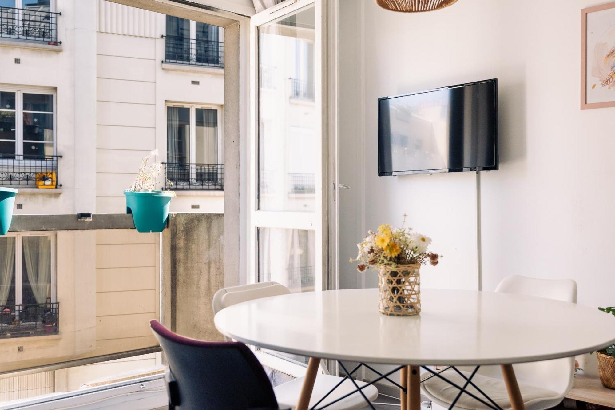 Pied-a-terre In 19 * Paris
