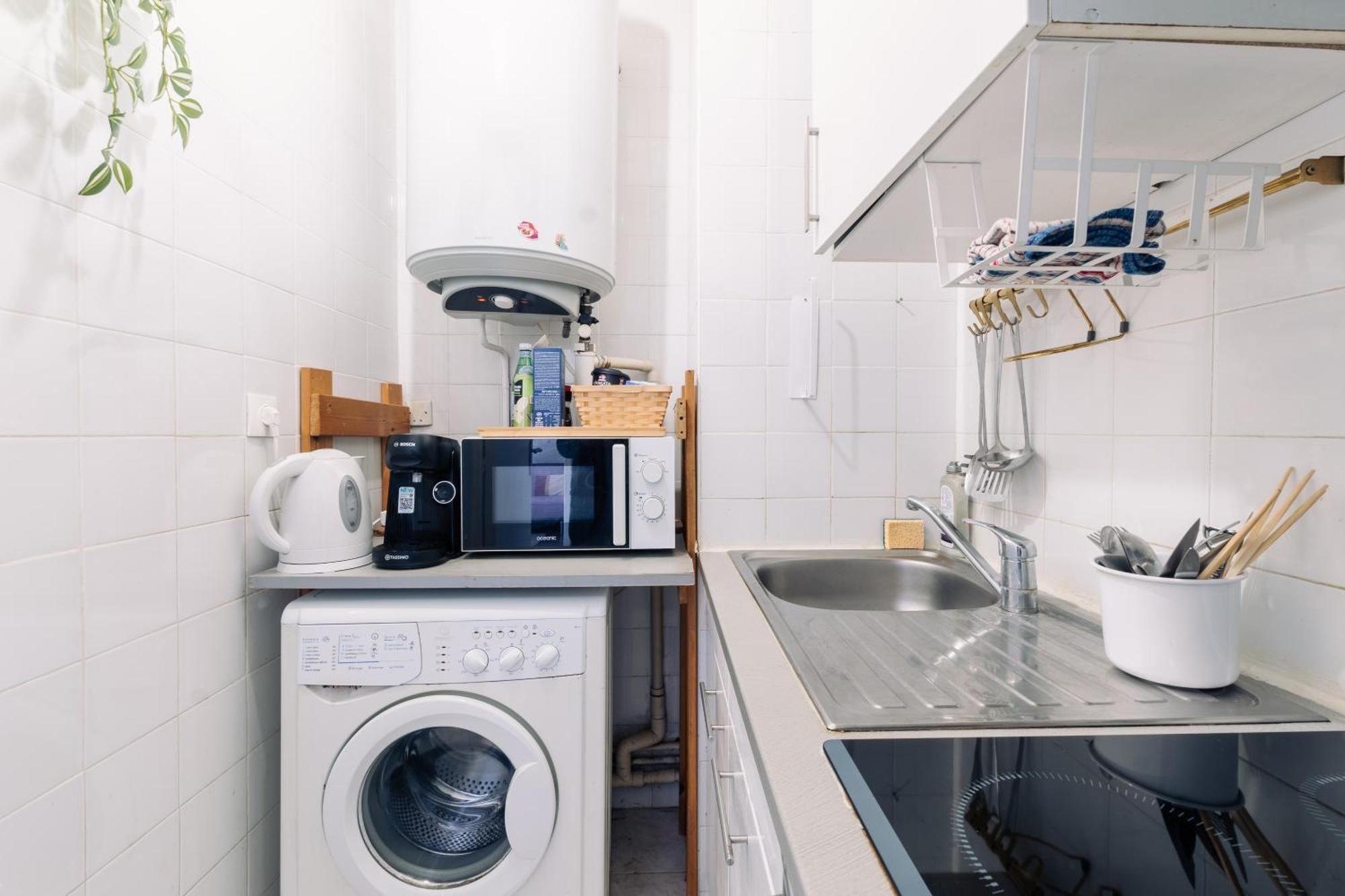 Apartment Pied-a-terre In 19 *
