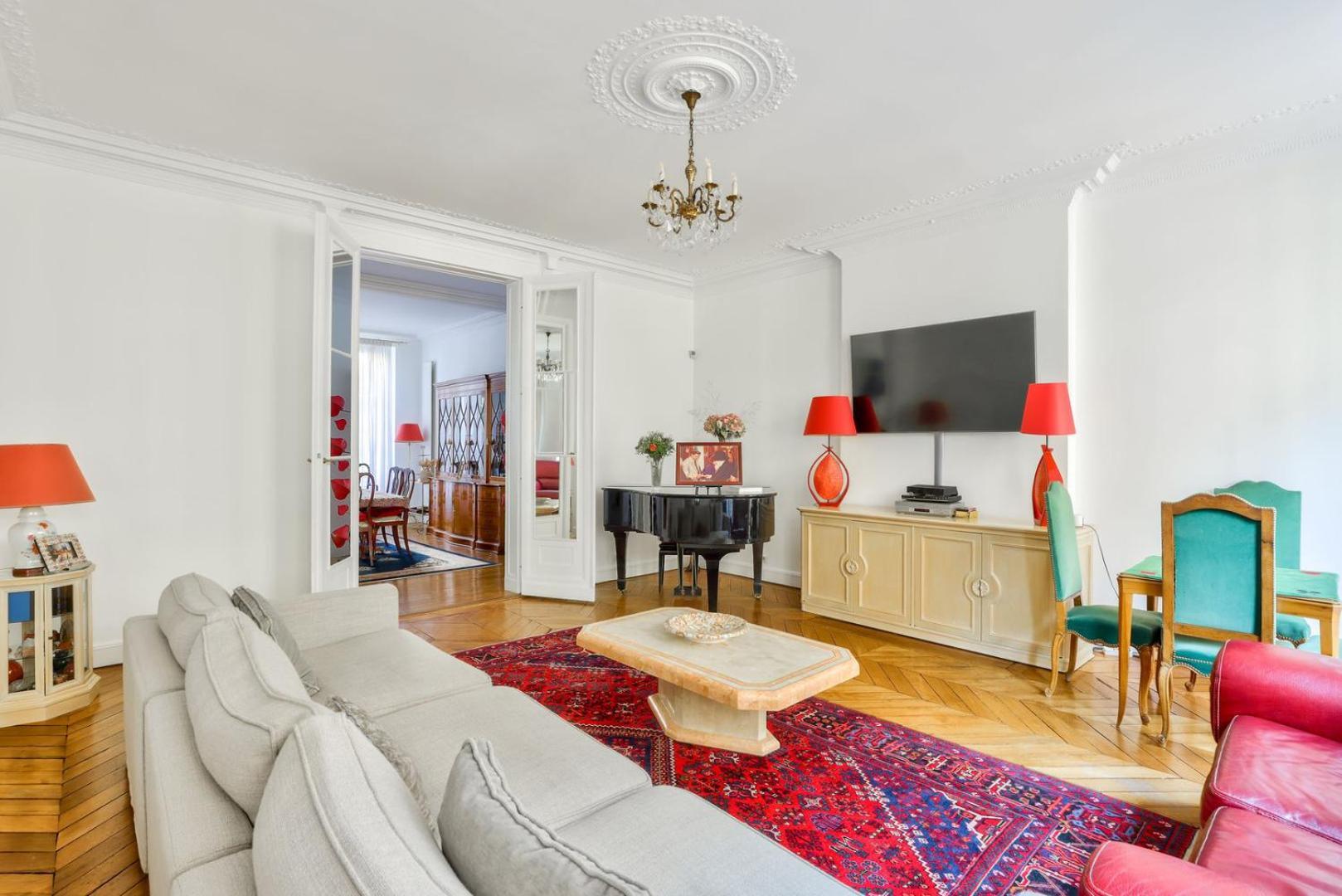 A Prestigious Location In Appartement *