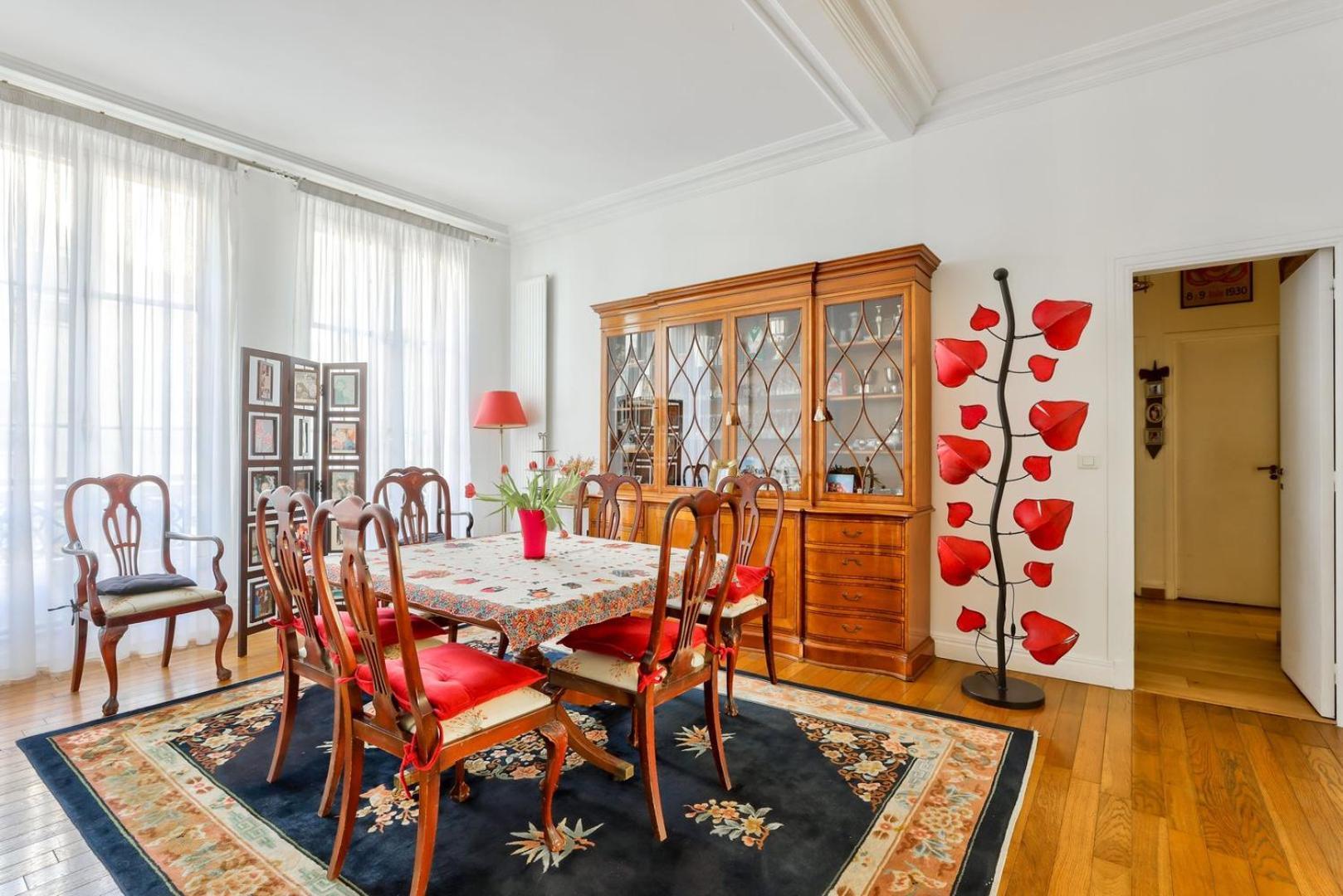 Appartement A Prestigious Location In *