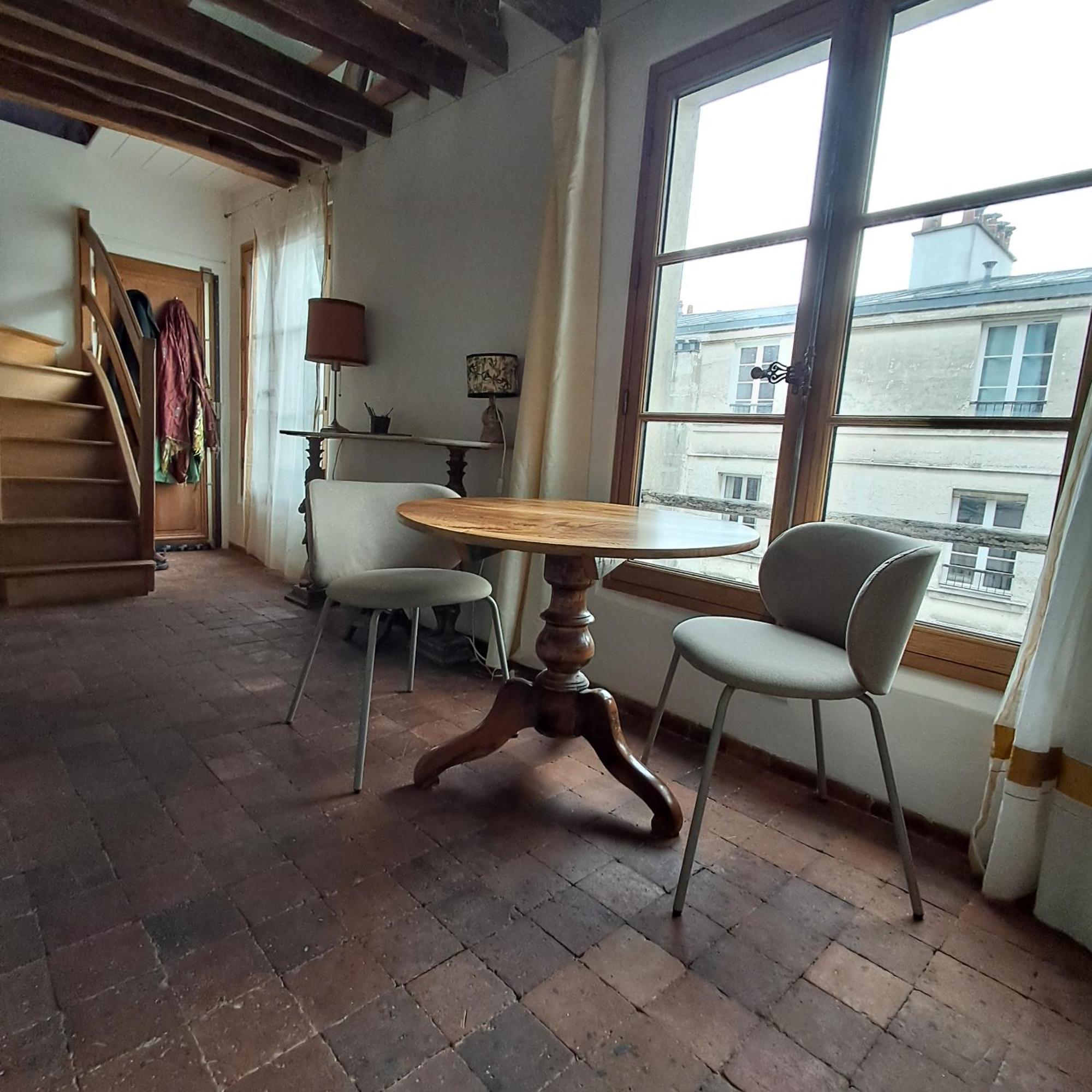 Unit 019 Ile Saint Louis Duplex Cosy Flat 3 Pax Paris