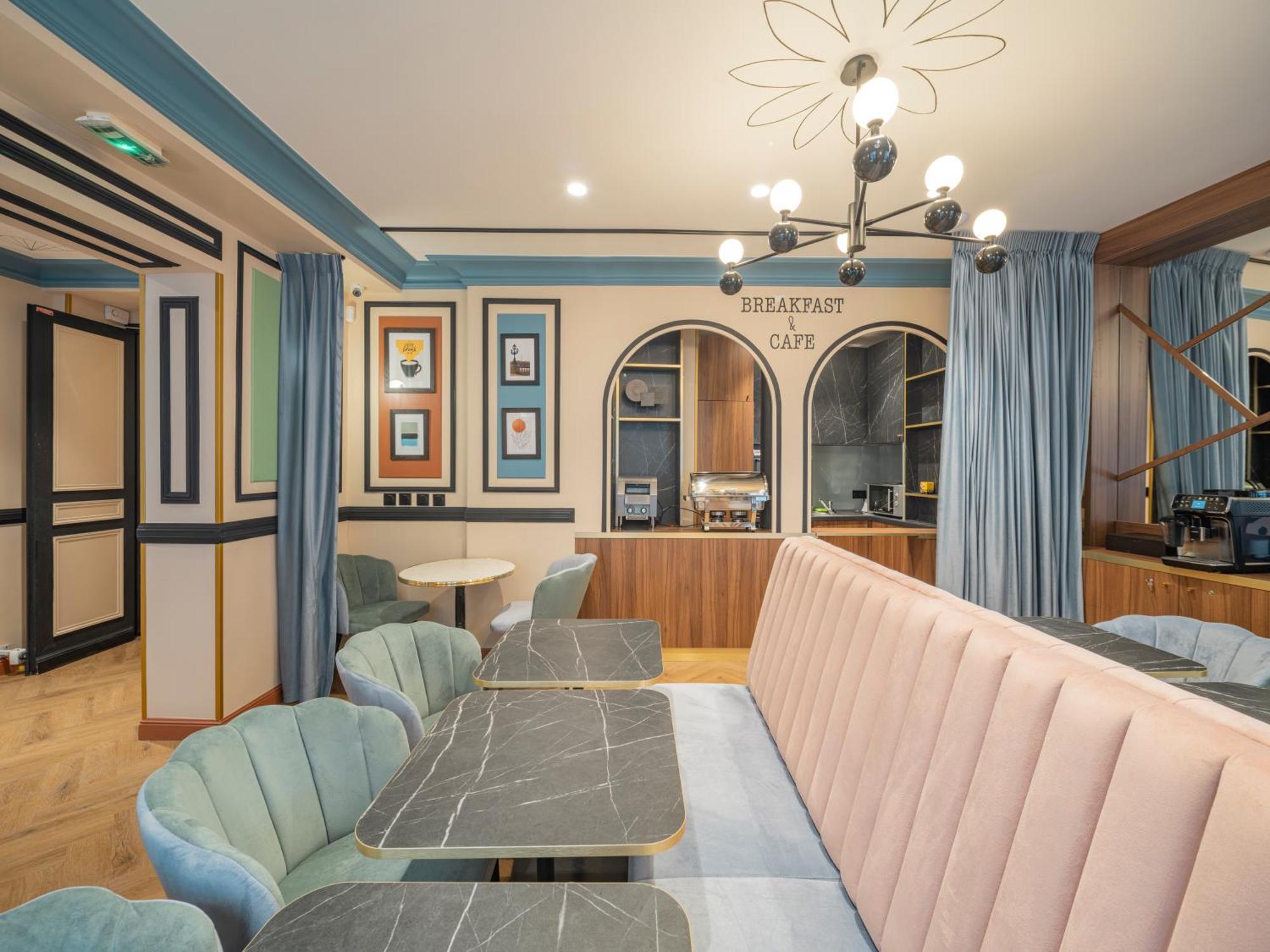Boronali - Nouvellement Renove Hotel