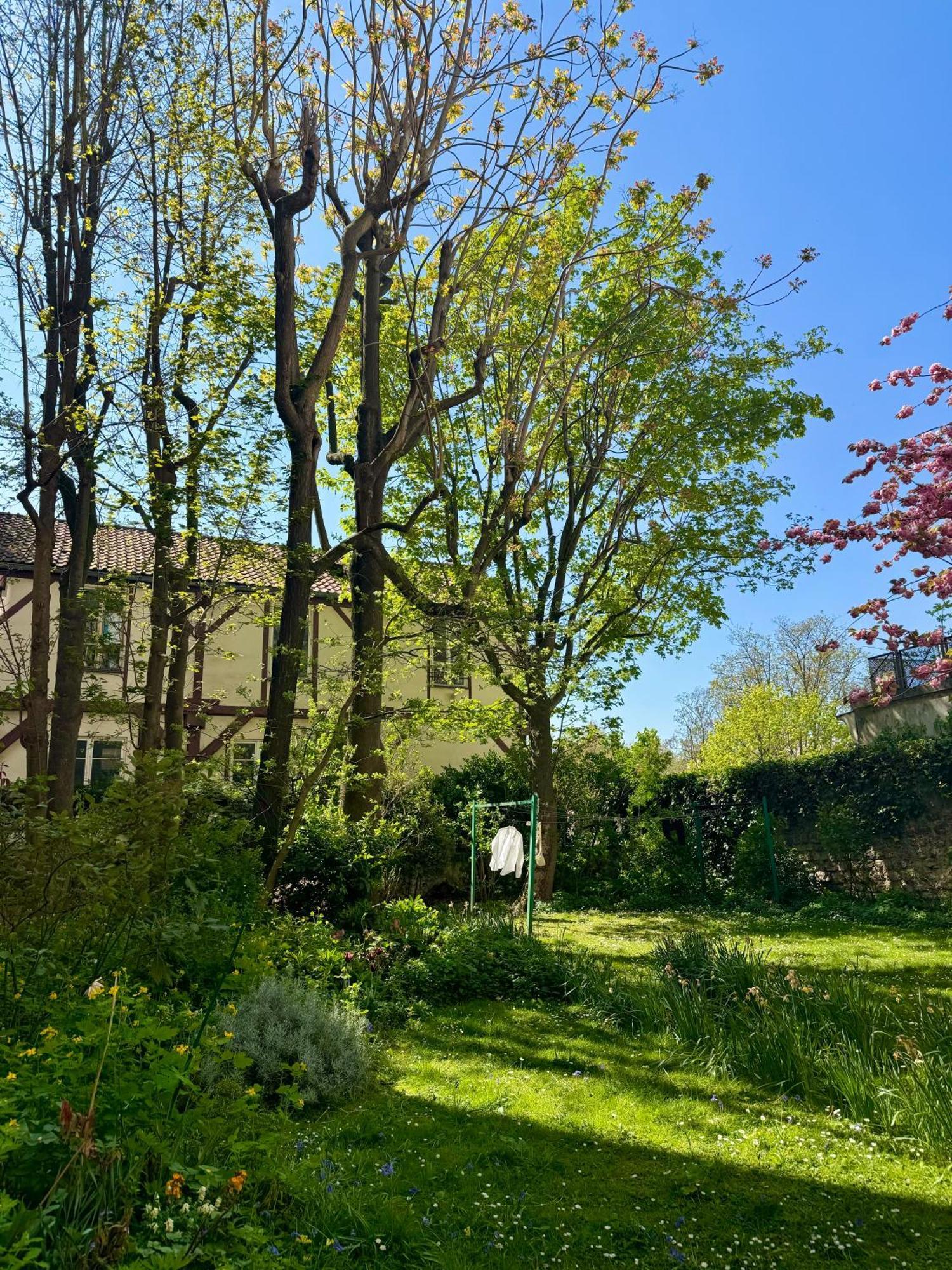 Montmartre Hidden Artist Loft