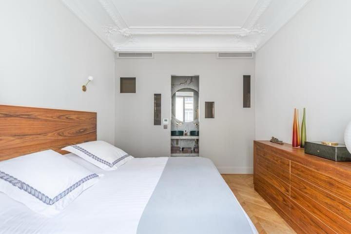 Luxury - Champs Elysees Apartment Paris