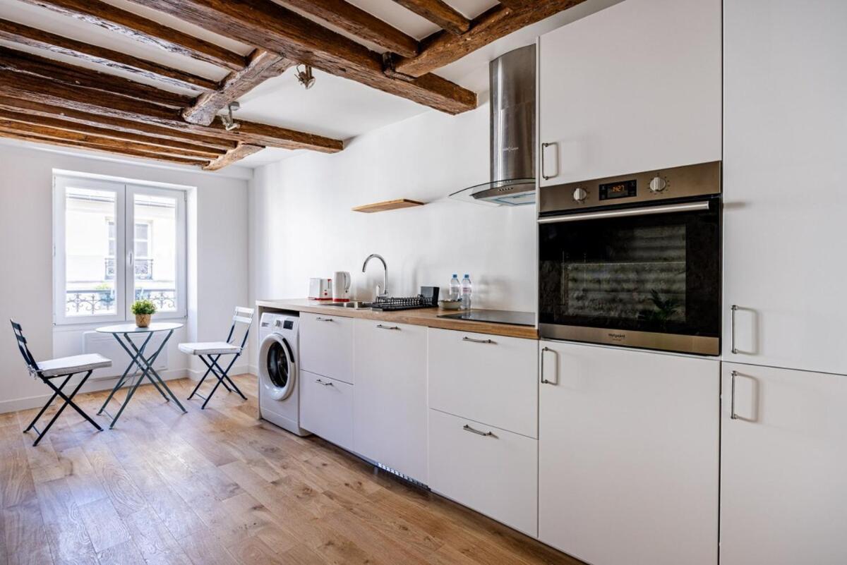 Typical Parisian Flat - Le Marais - Musee Picasso Paris