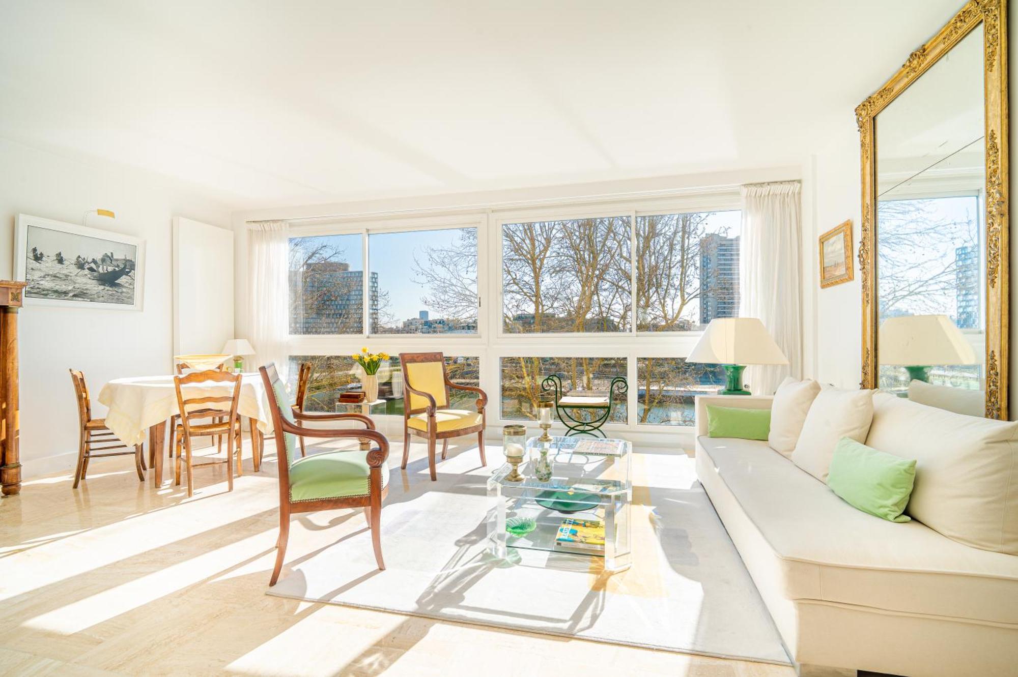Lovely With View Apartment